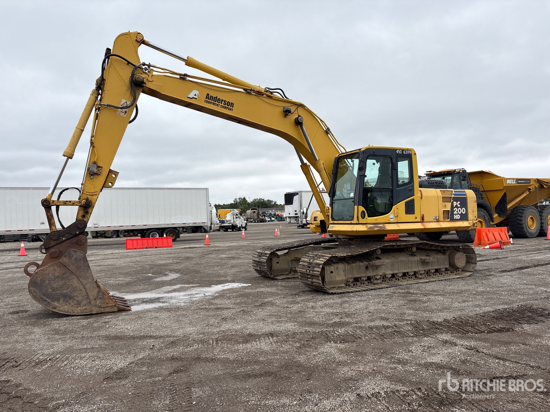 2011 Komatsu PC200LC-8