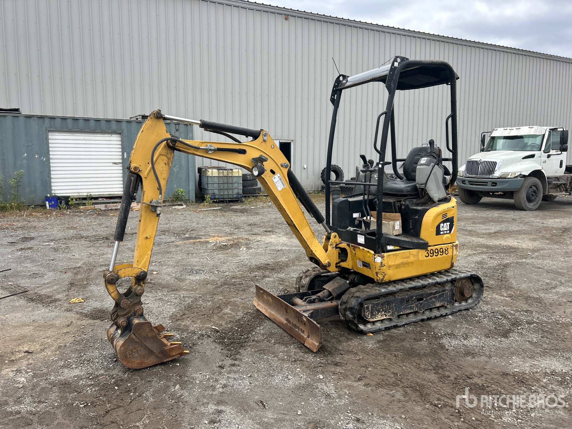 2017 Caterpillar 301.7D CR