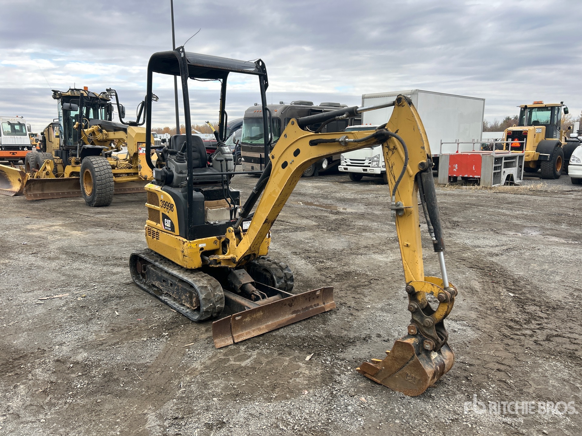 2017 Caterpillar 301.7D CR