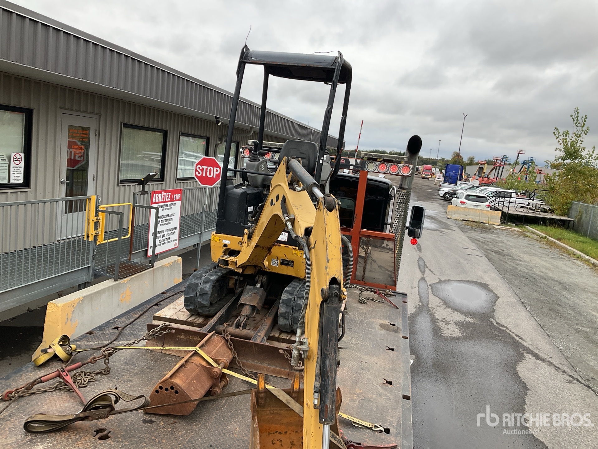 2017 Caterpillar 301.7D CR