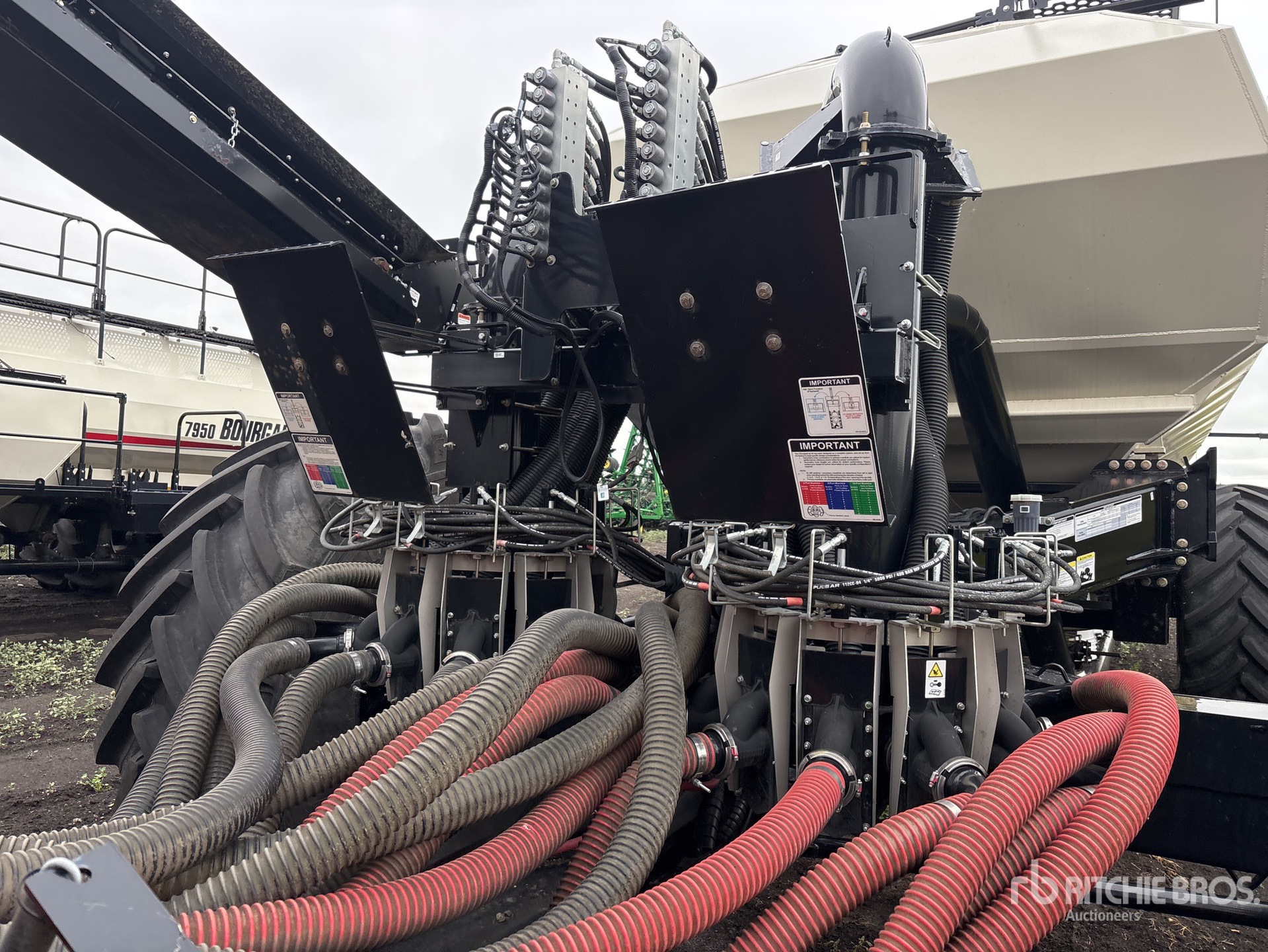 2025 Bourgault 3330 86PHD