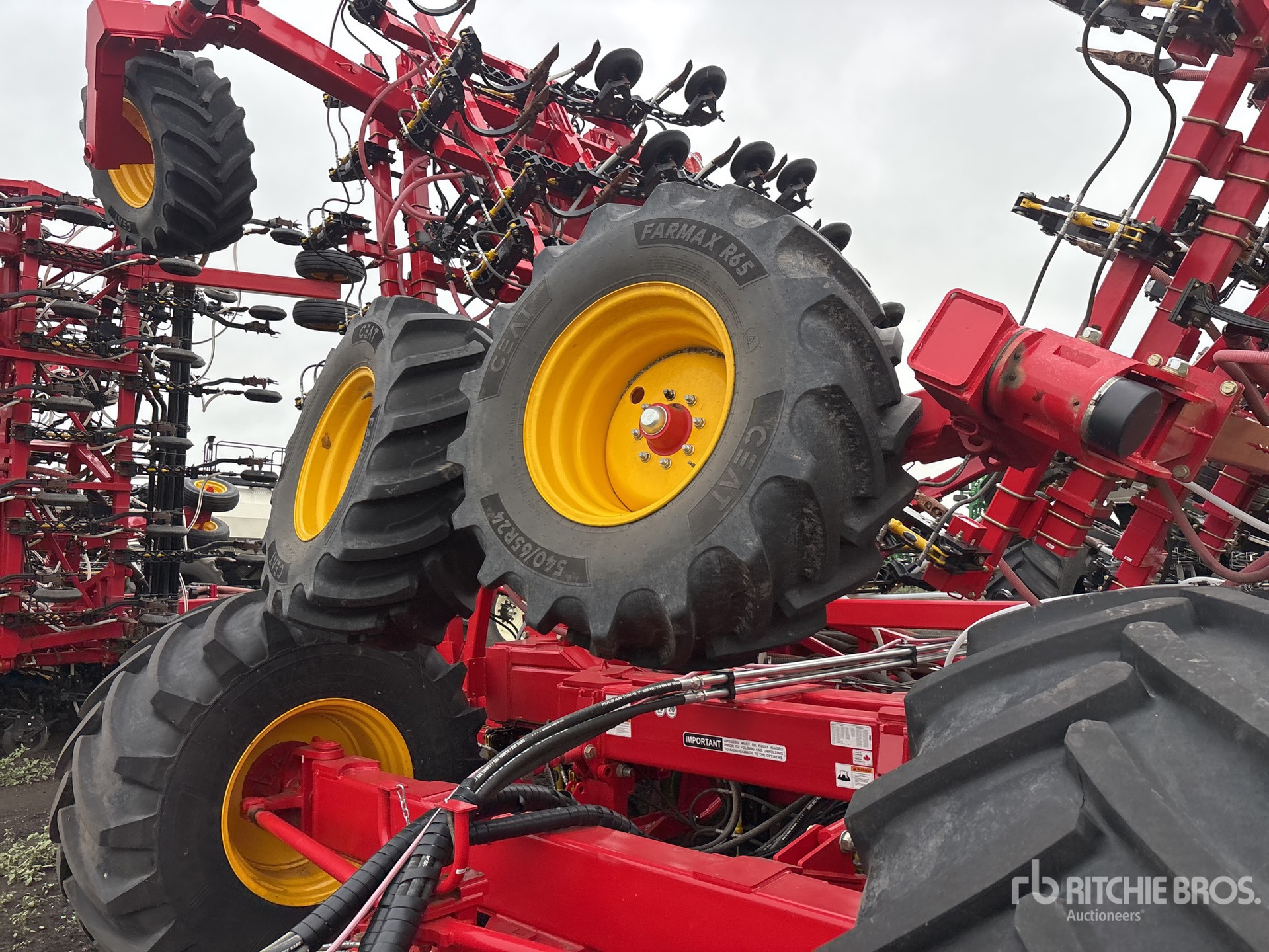 2025 Bourgault 3330 86PHD