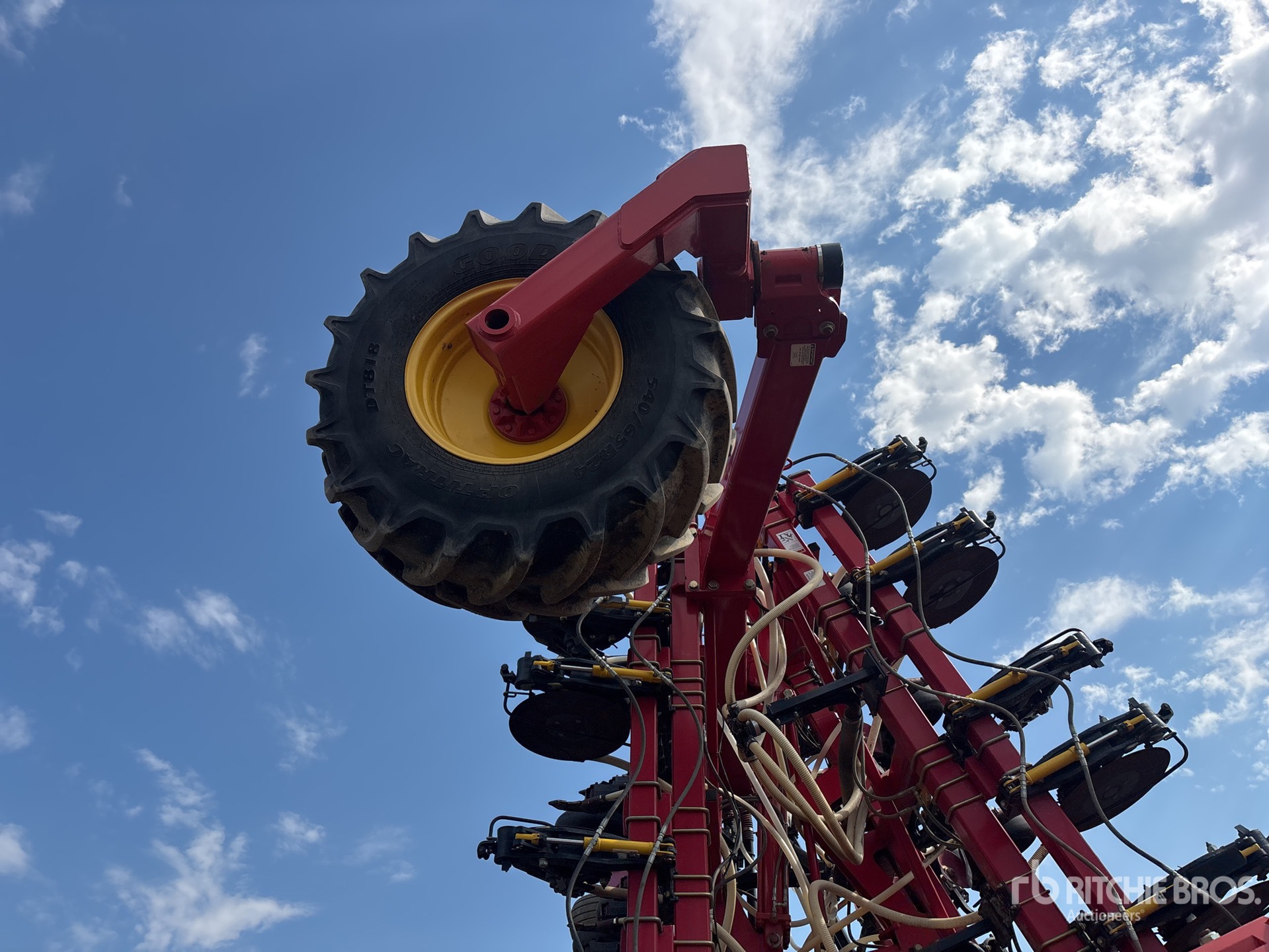 2017 Bourgault 3320 - 76 PHD