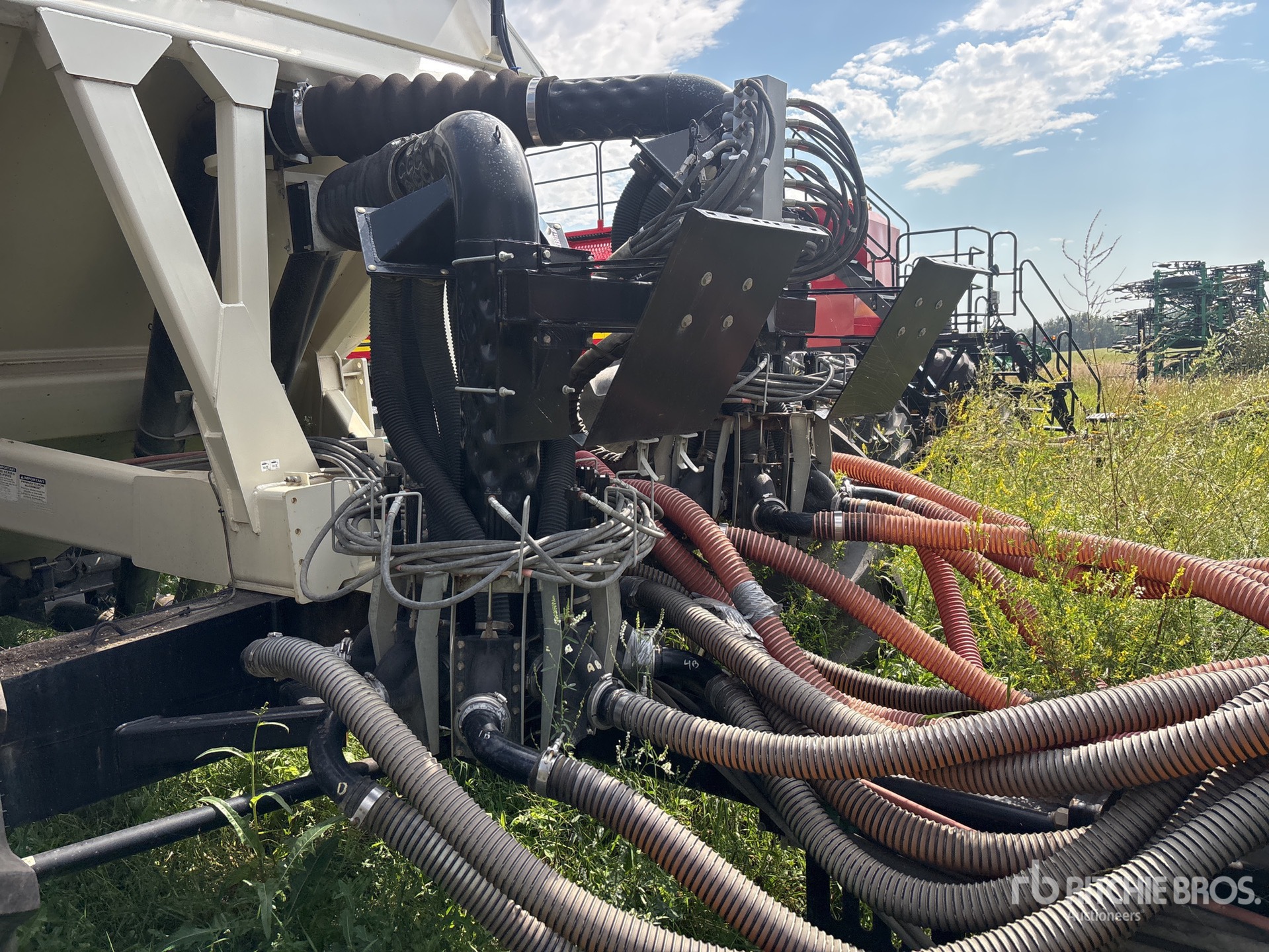 2017 Bourgault 3320 - 76 PHD
