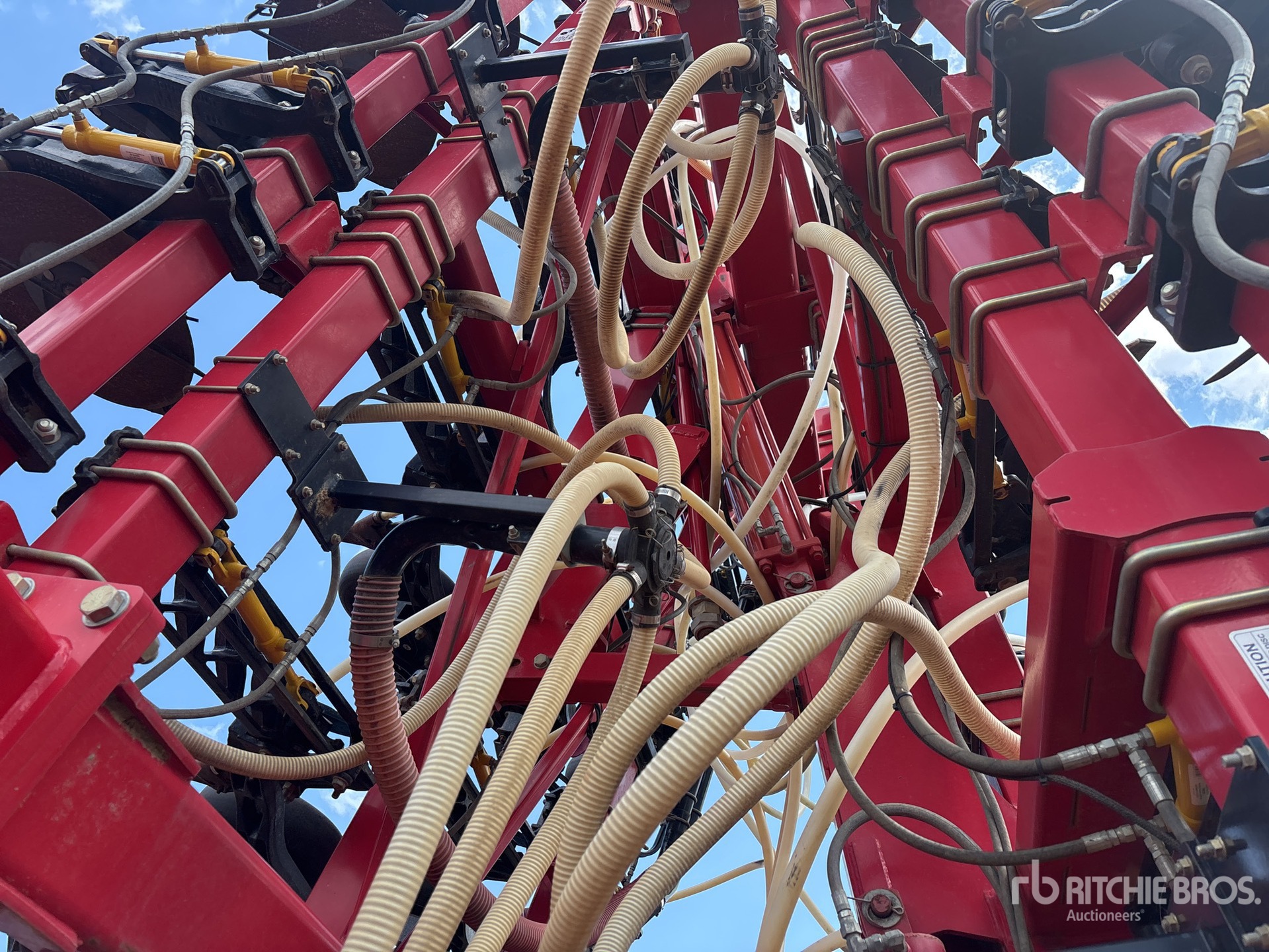 2017 Bourgault 3320 - 76 PHD