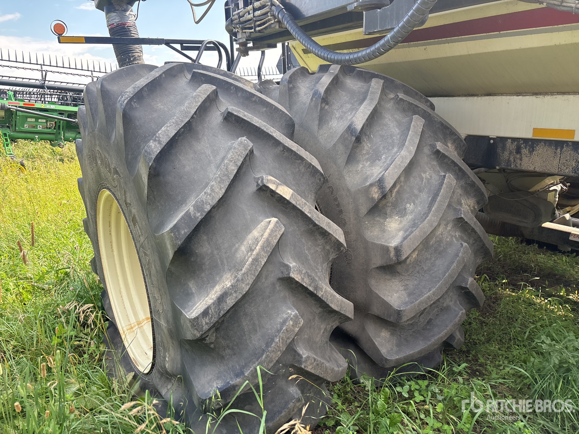 2017 Bourgault 3320 - 76 PHD