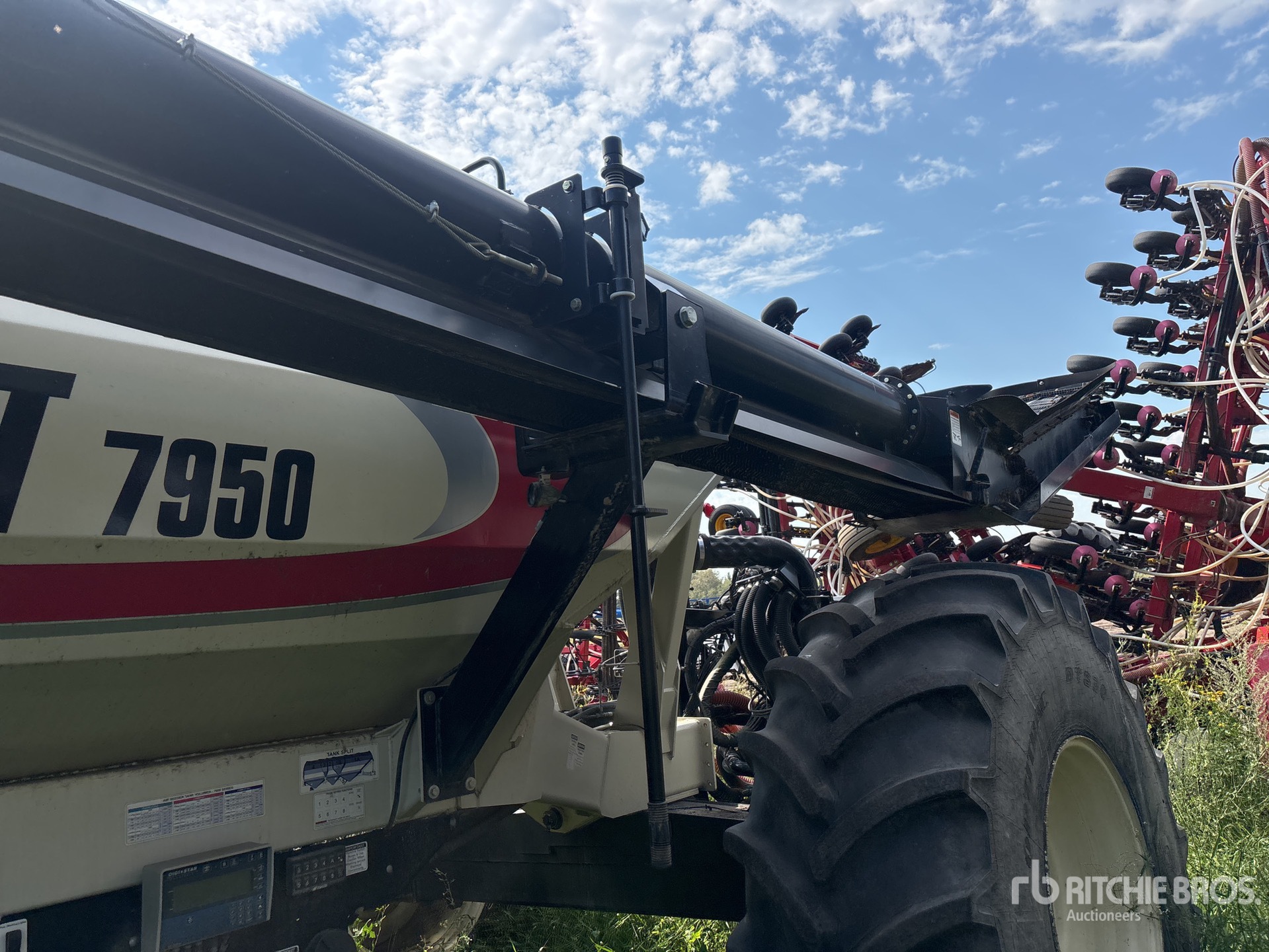 2017 Bourgault 3320 - 76 PHD
