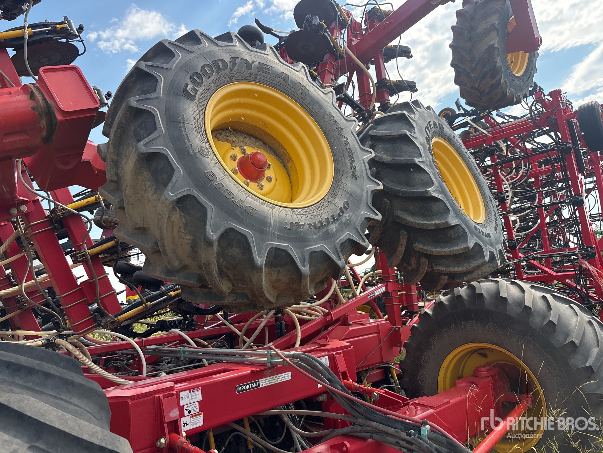 2017 Bourgault 3320 - 76 PHD
