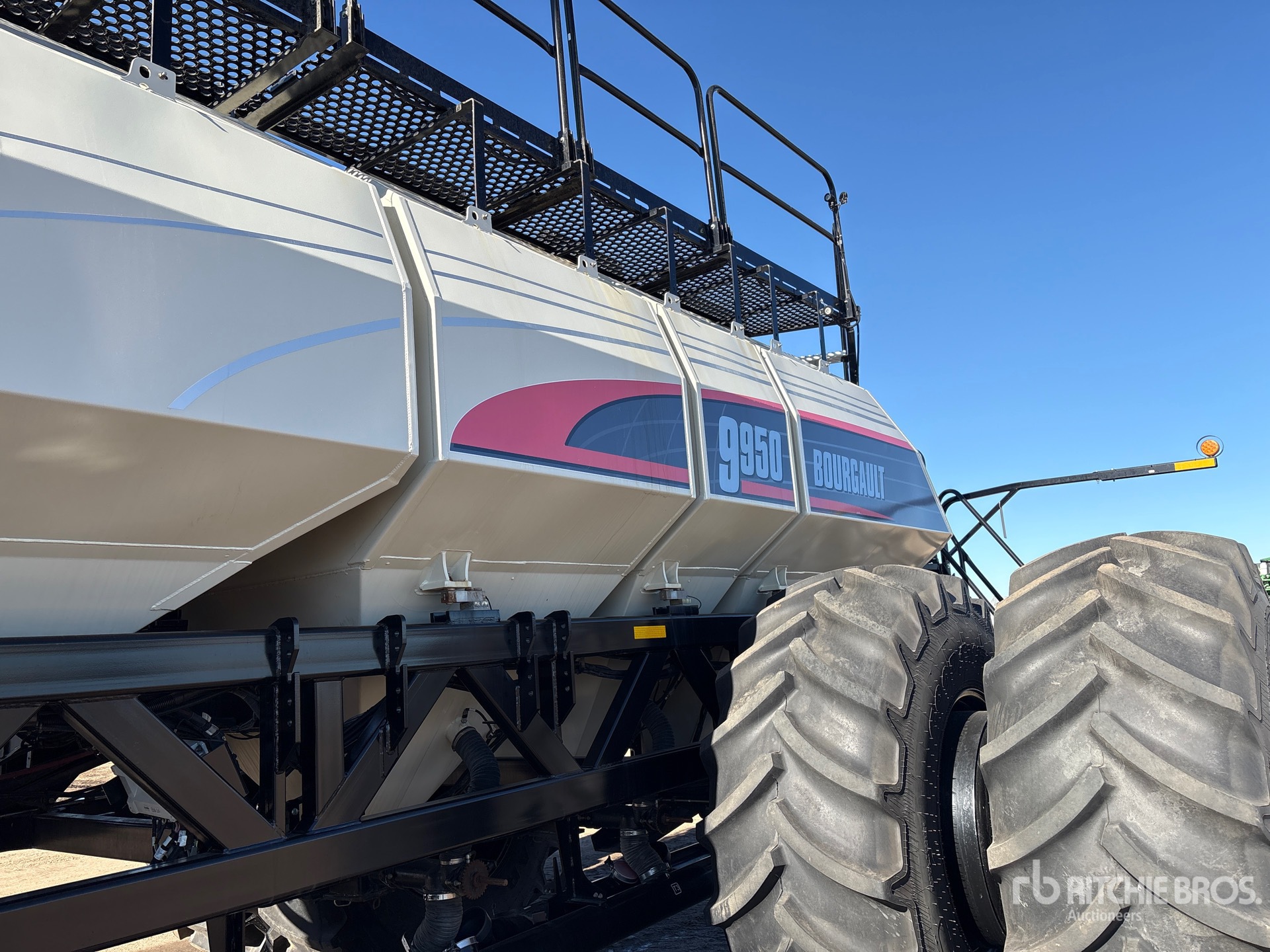 2019 Bourgault 3320