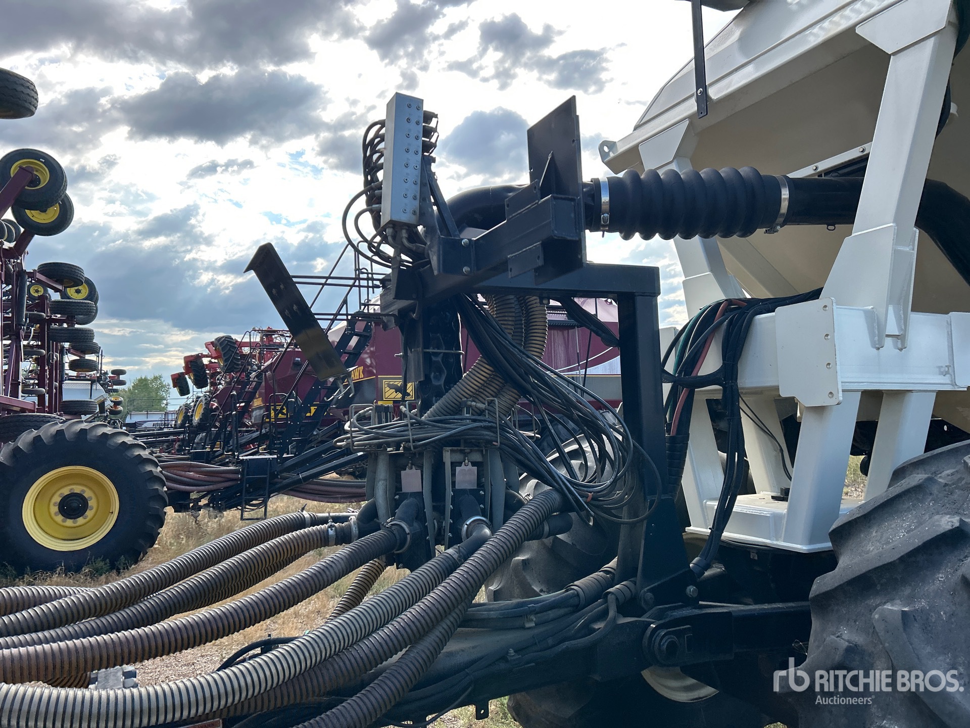2019 Bourgault 3320 - 76 PHD
