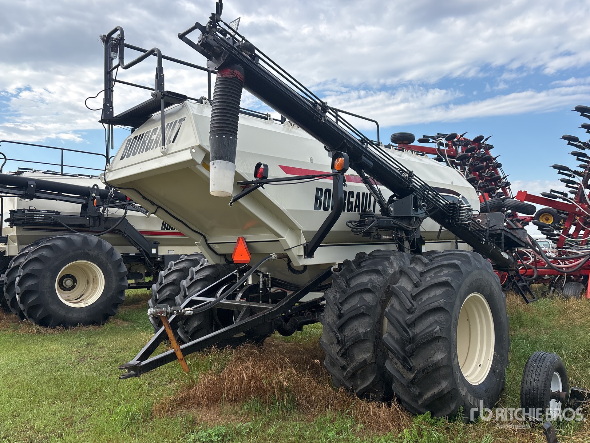 2011 Bourgault 3310