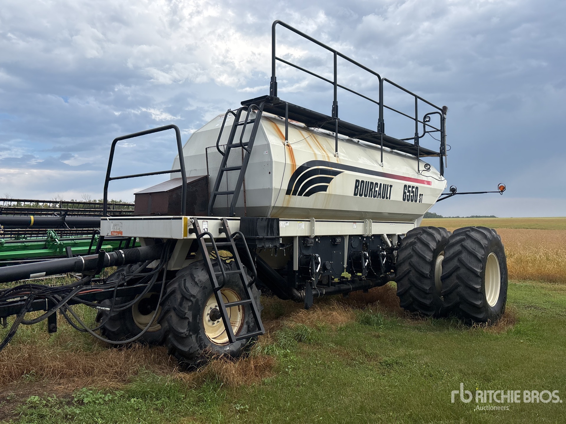 2011 Bourgault 3310