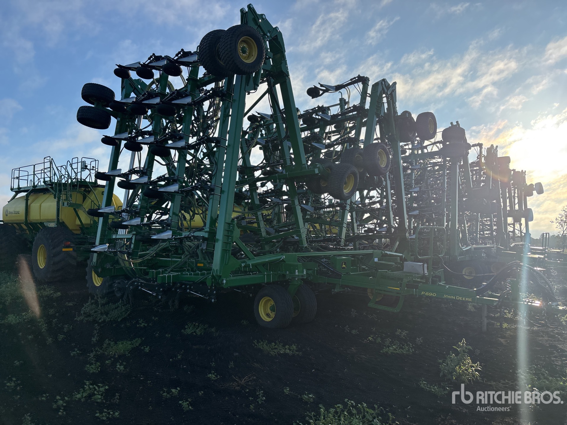 2024 John Deere P690