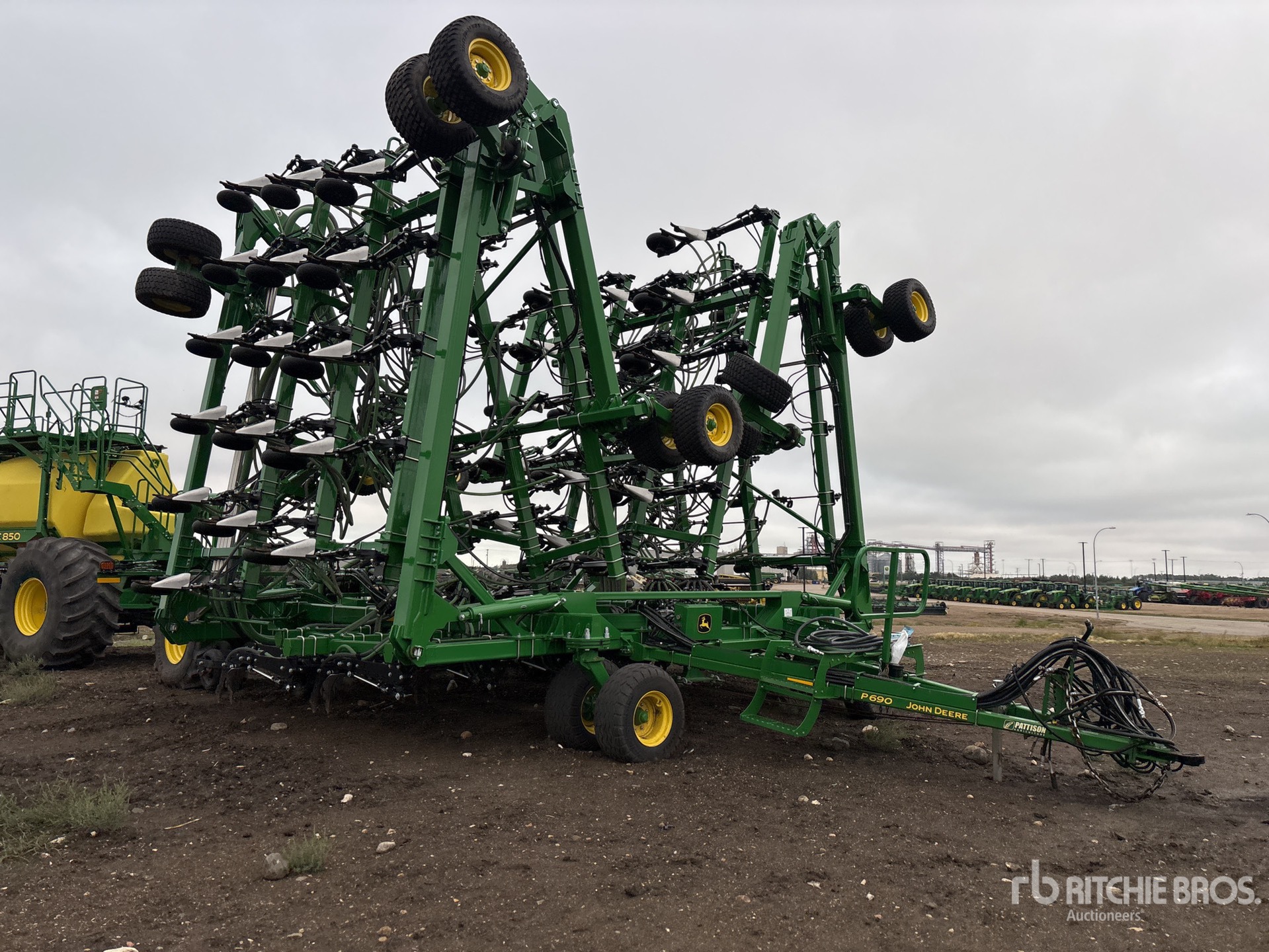 2024 John Deere P690