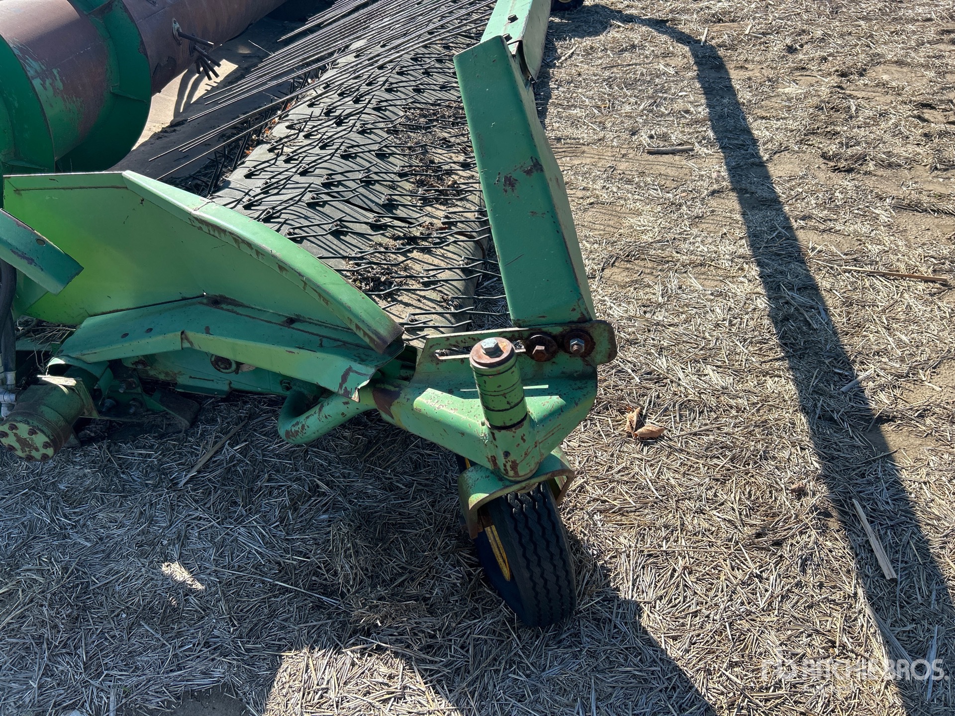 John Deere 212