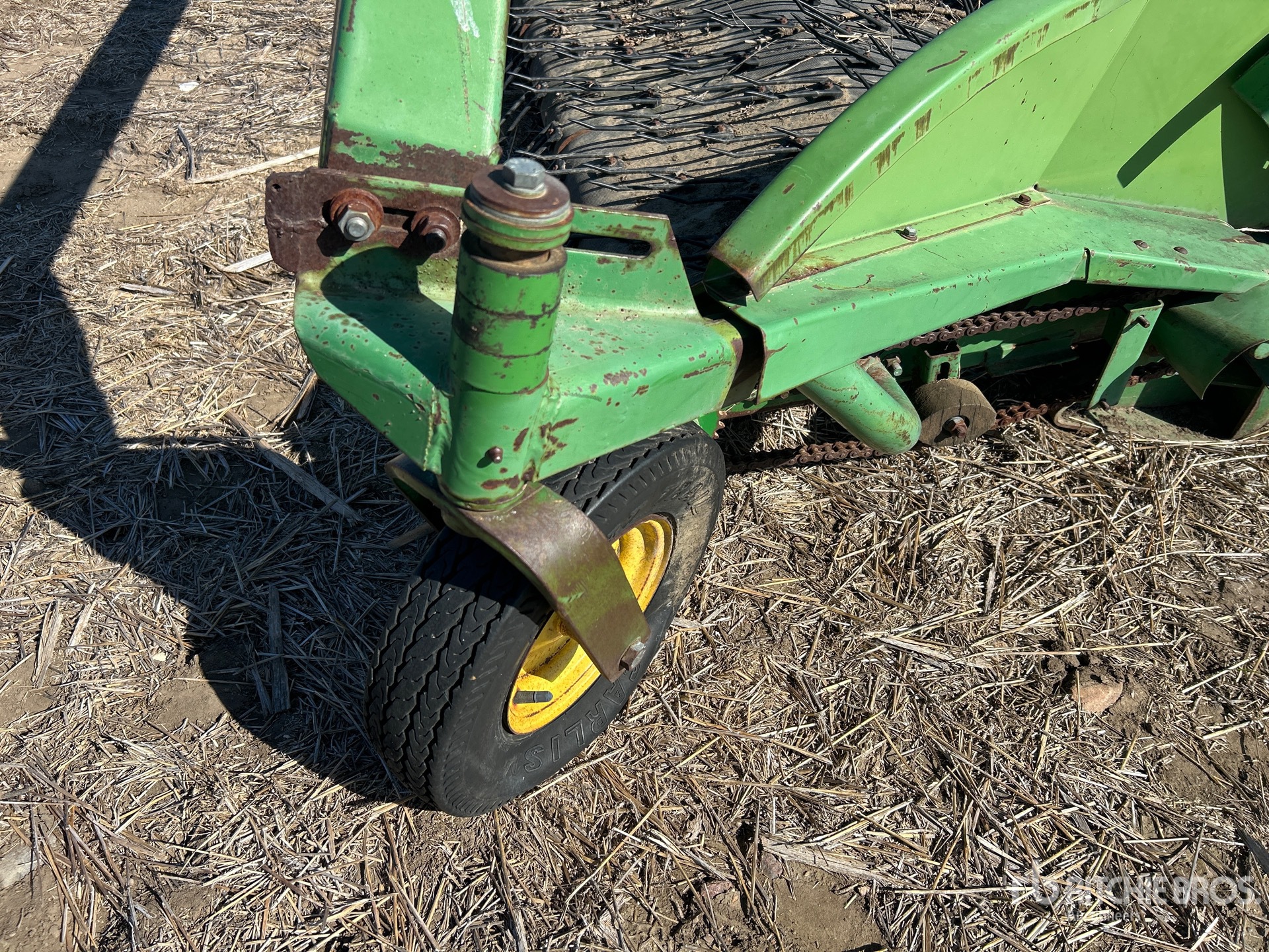 John Deere 212