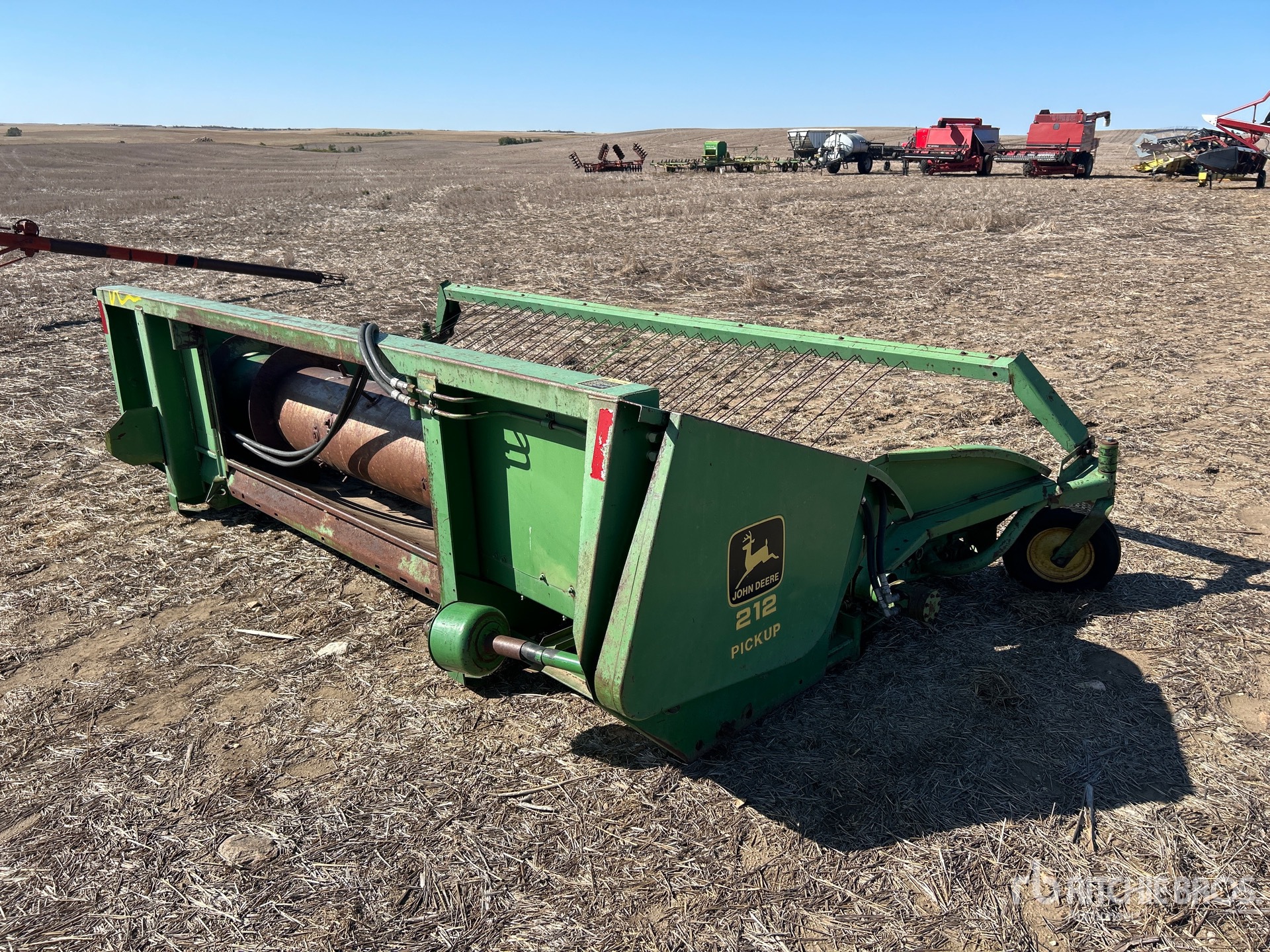 John Deere 212