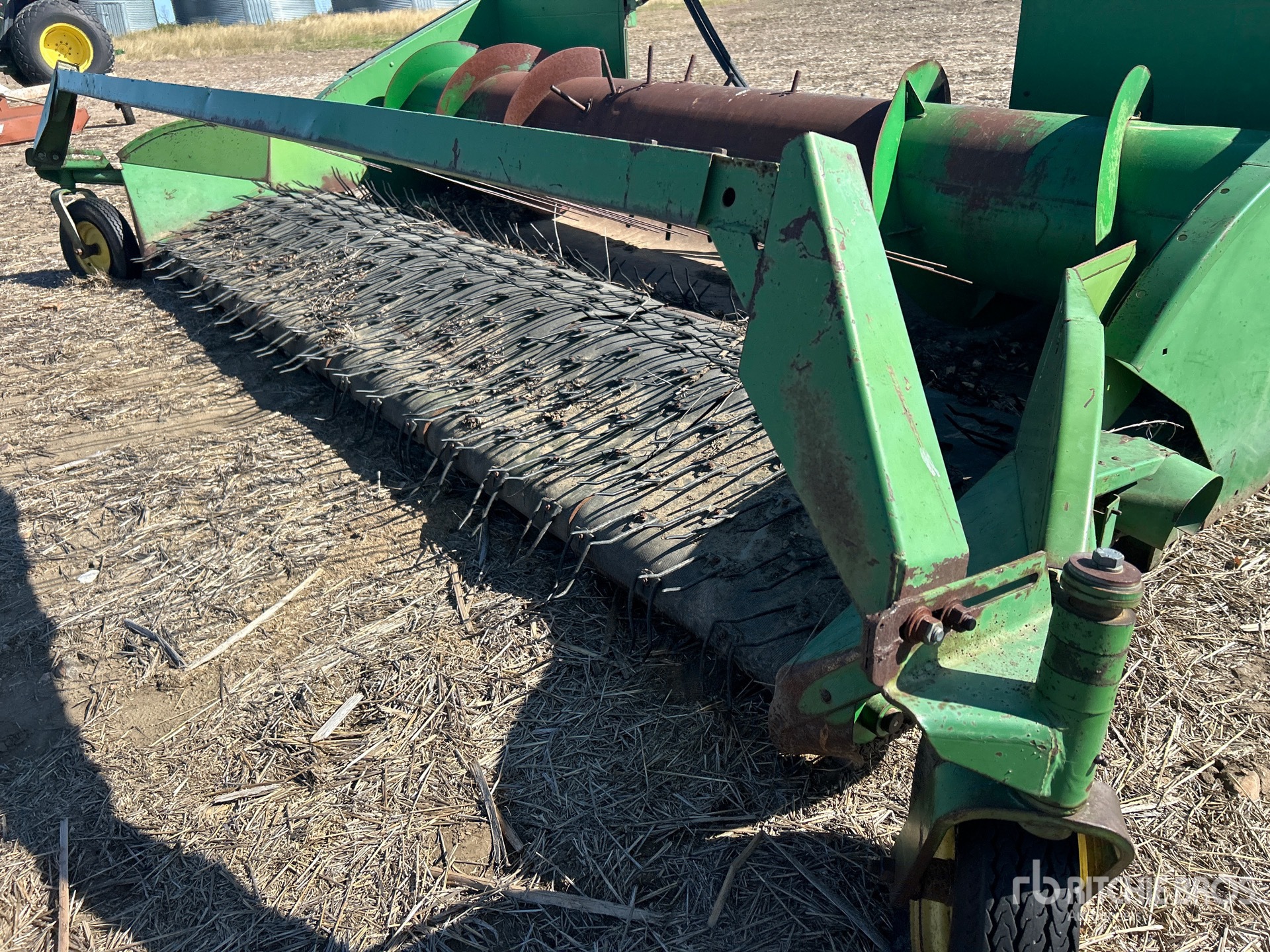 John Deere 212