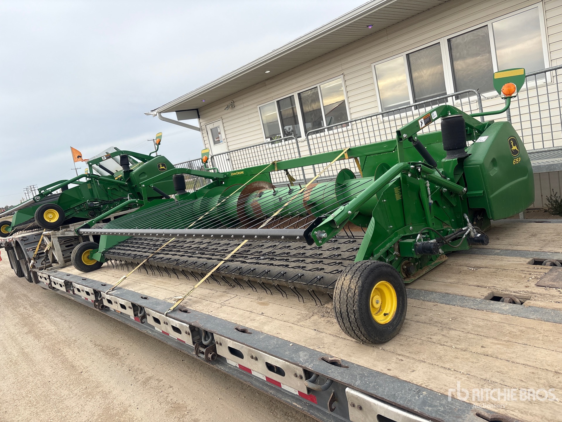 Photo of 2016 John Deere 615P
