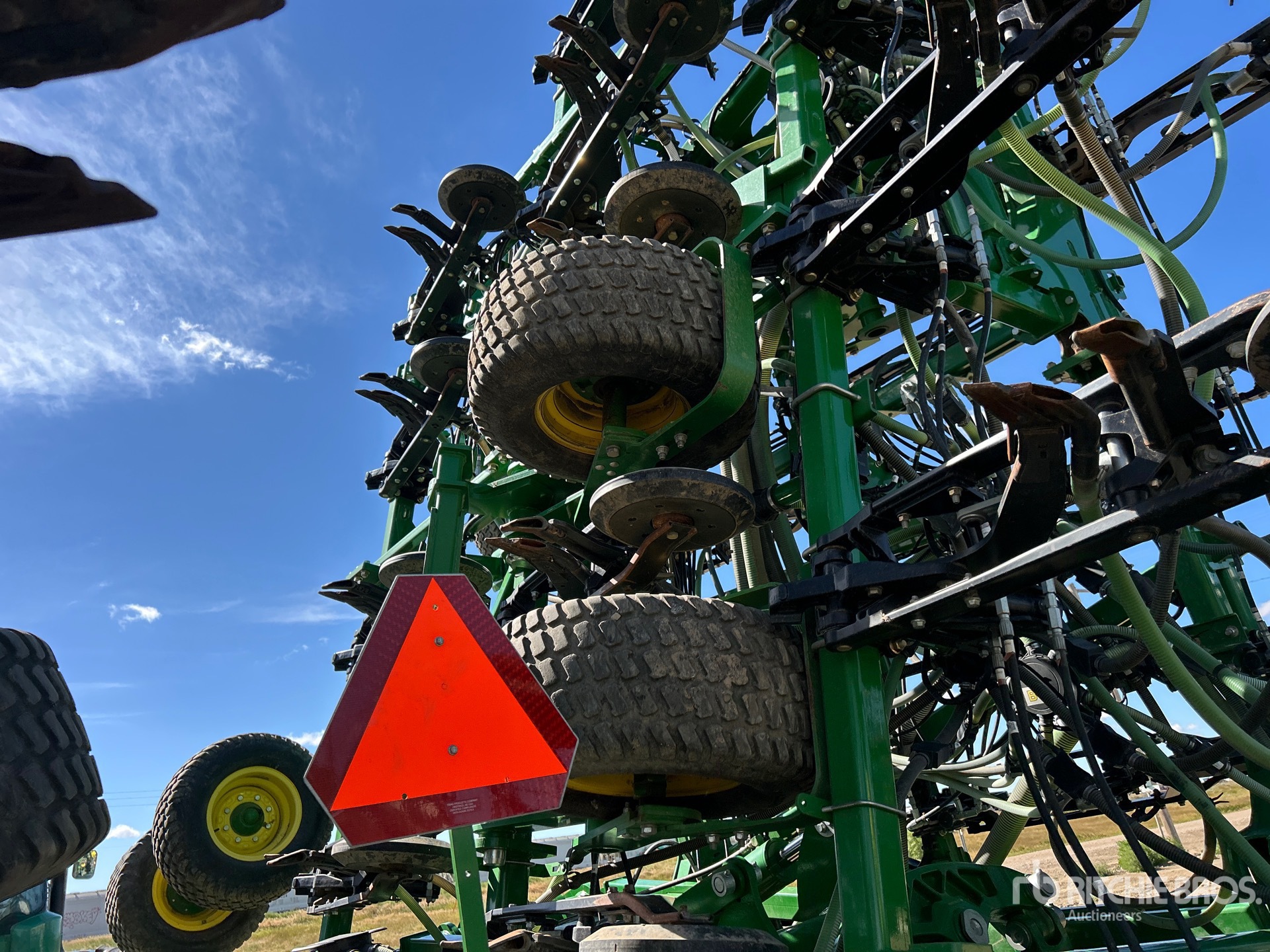 2017 John Deere 1870