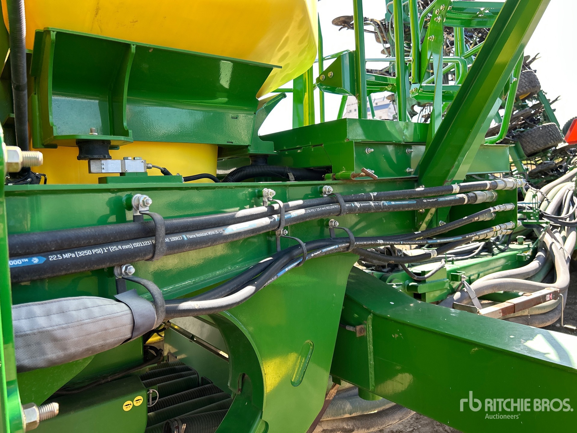 2017 John Deere 1870