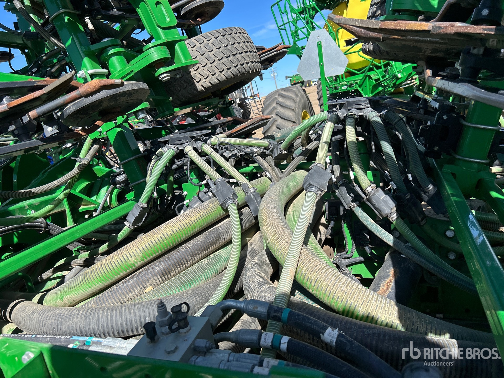 2017 John Deere 1870