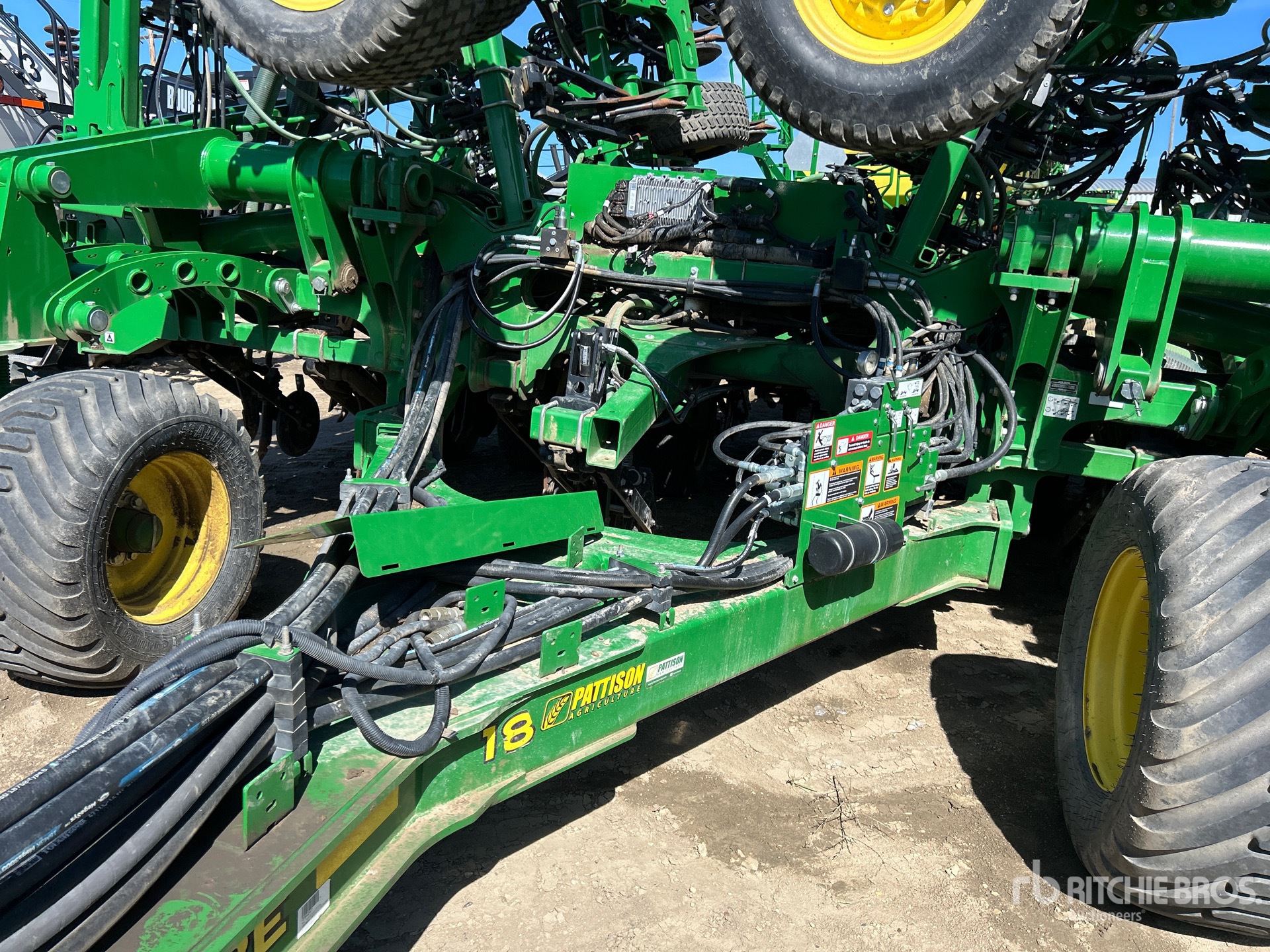2017 John Deere 1870