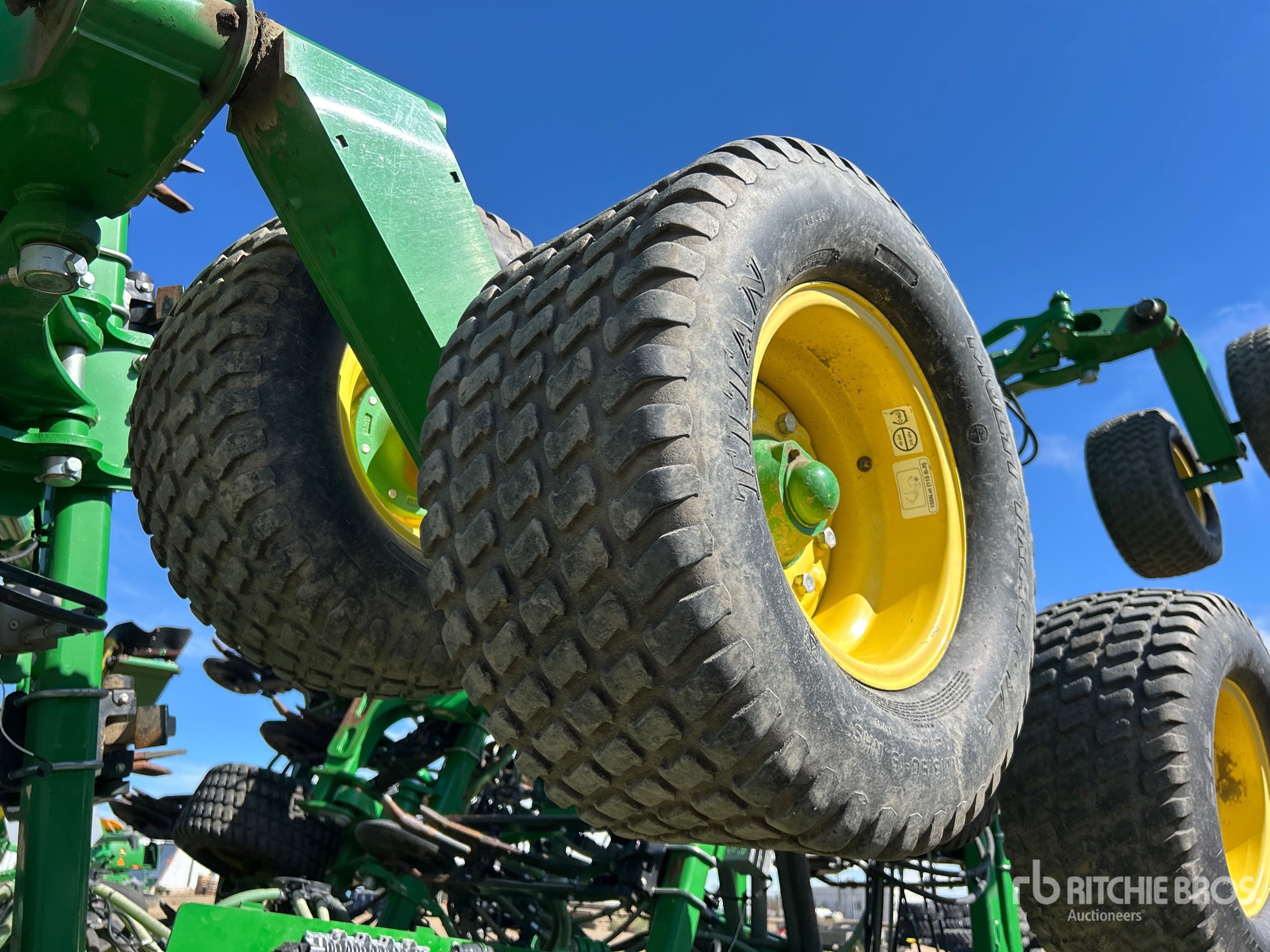 2017 John Deere 1870