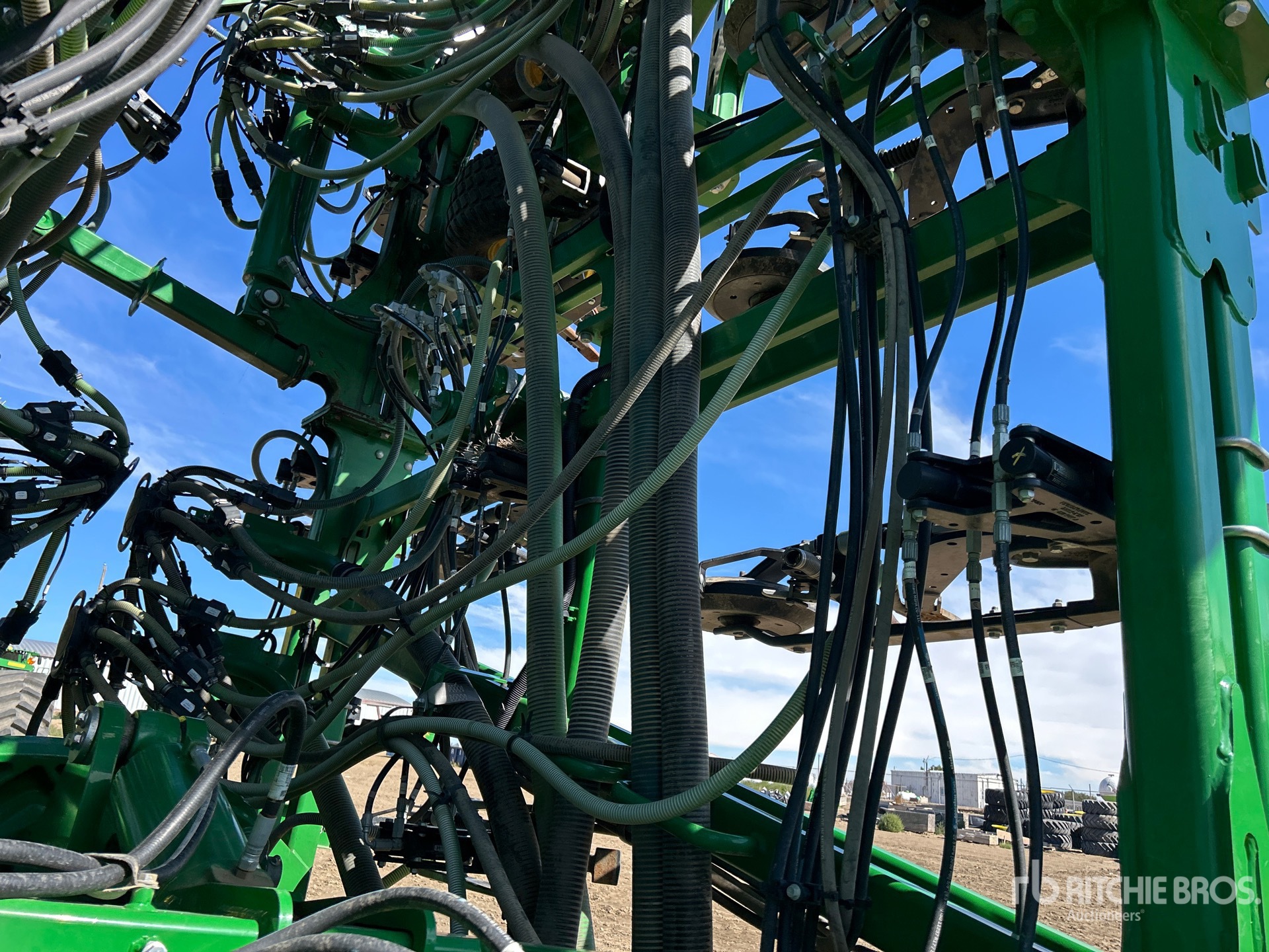 2017 John Deere 1870