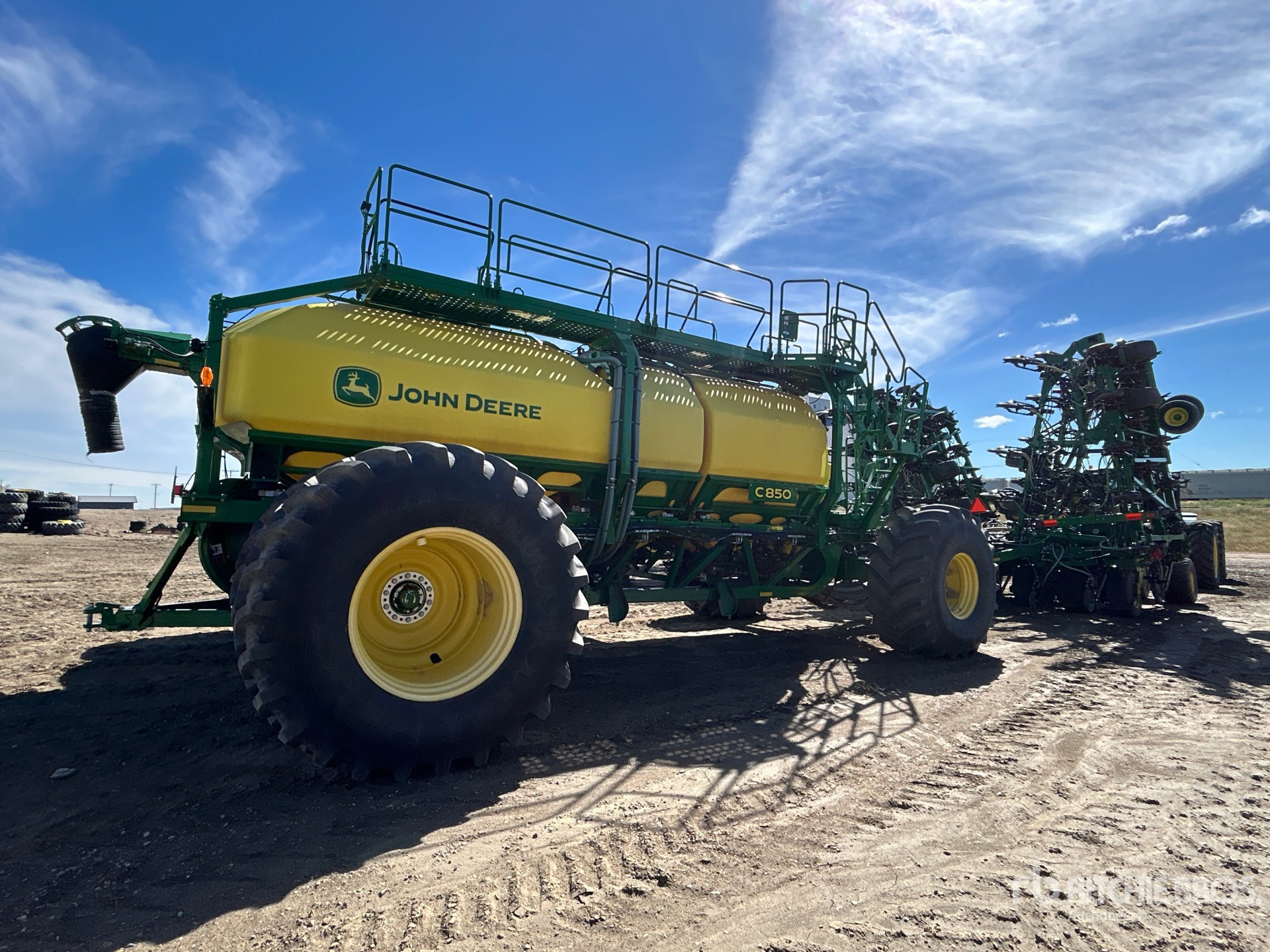 2017 John Deere 1870
