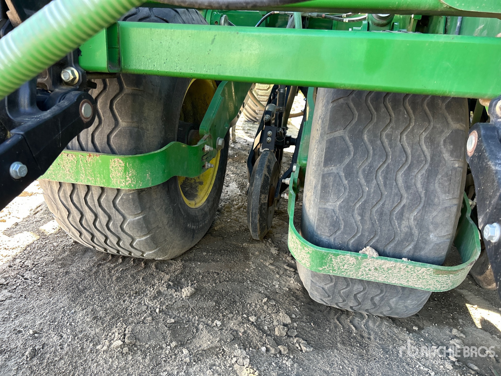 2017 John Deere 1870