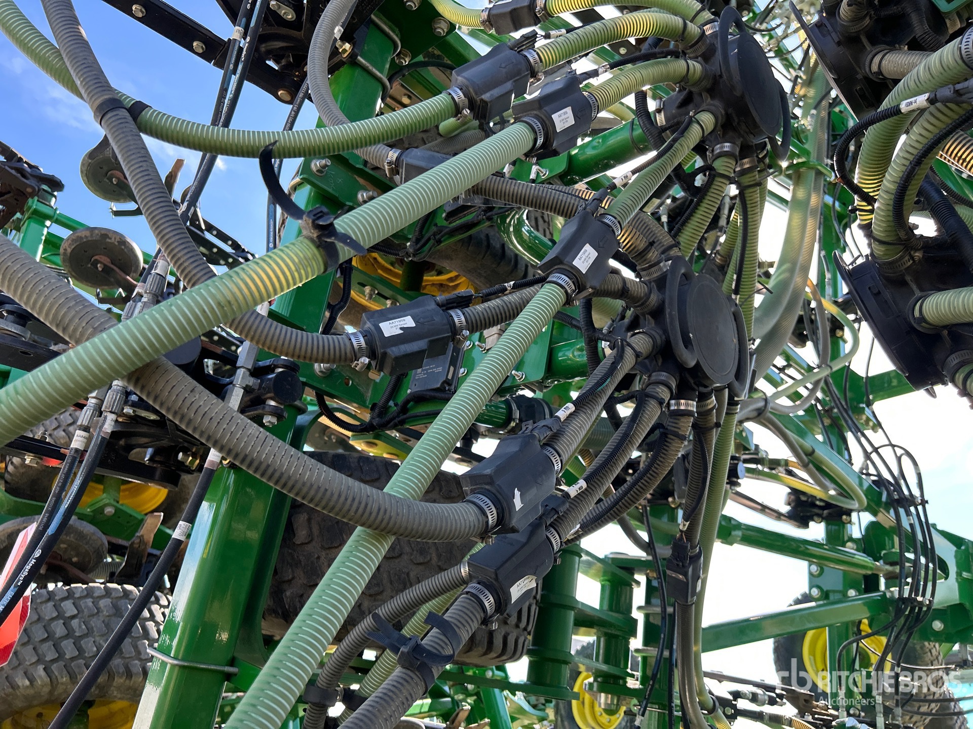 2017 John Deere 1870