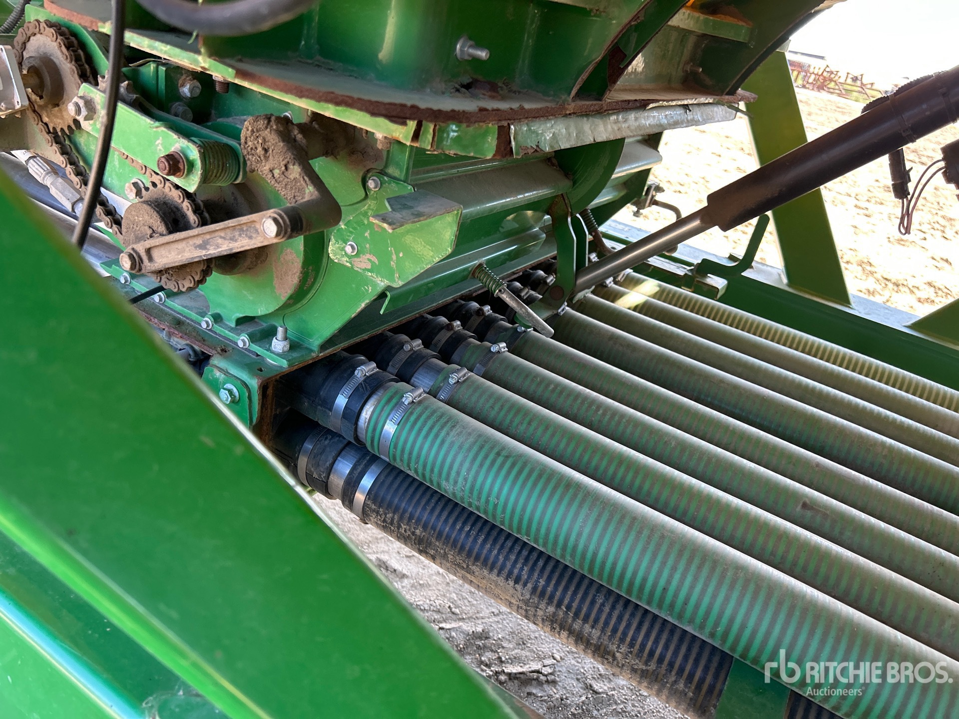 2017 John Deere 1870