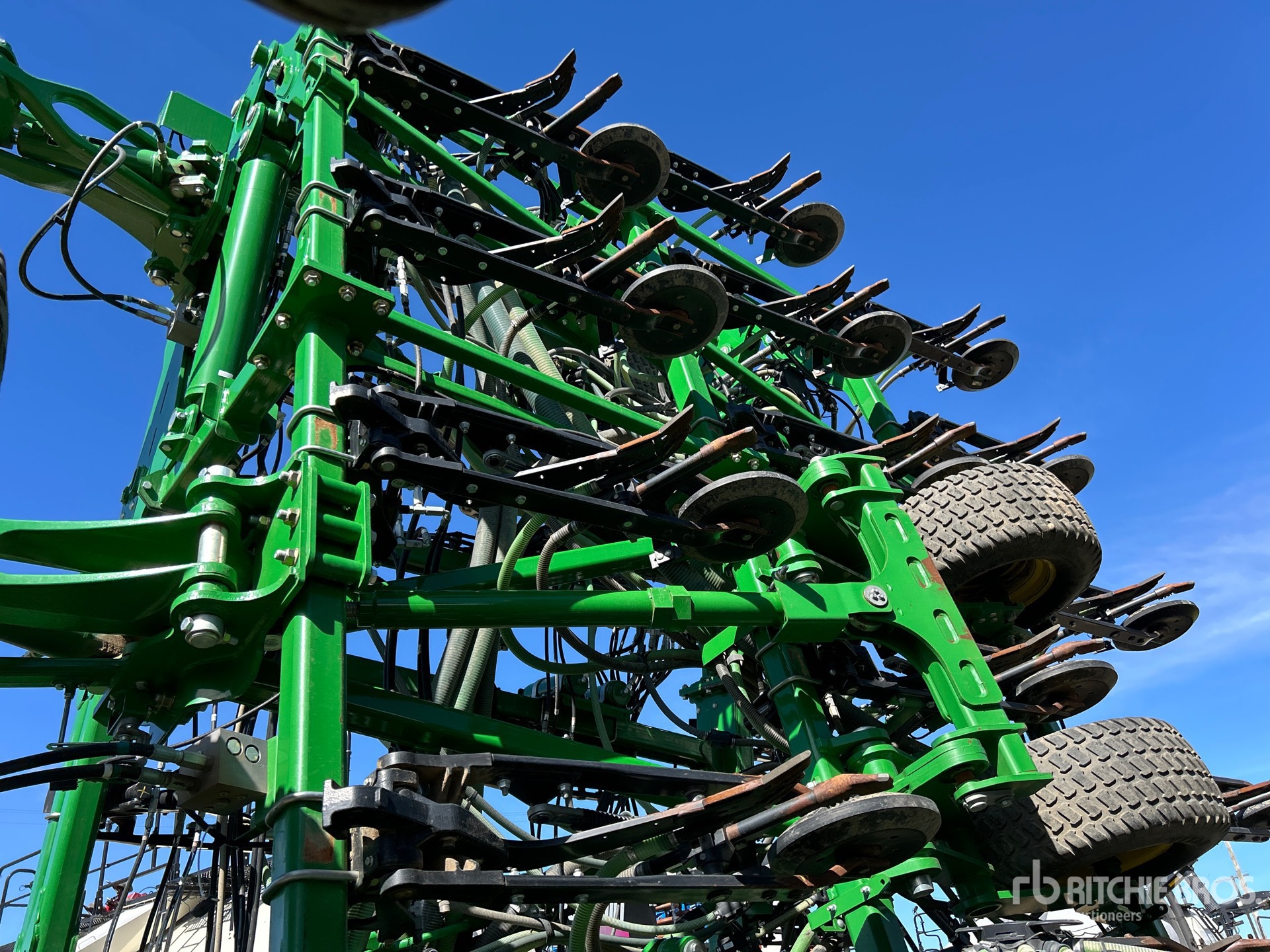 2017 John Deere 1870