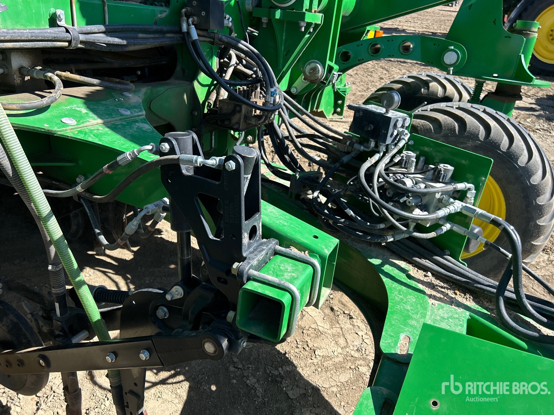 2017 John Deere 1870