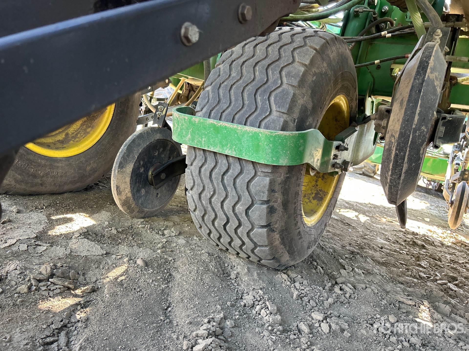 2017 John Deere 1870