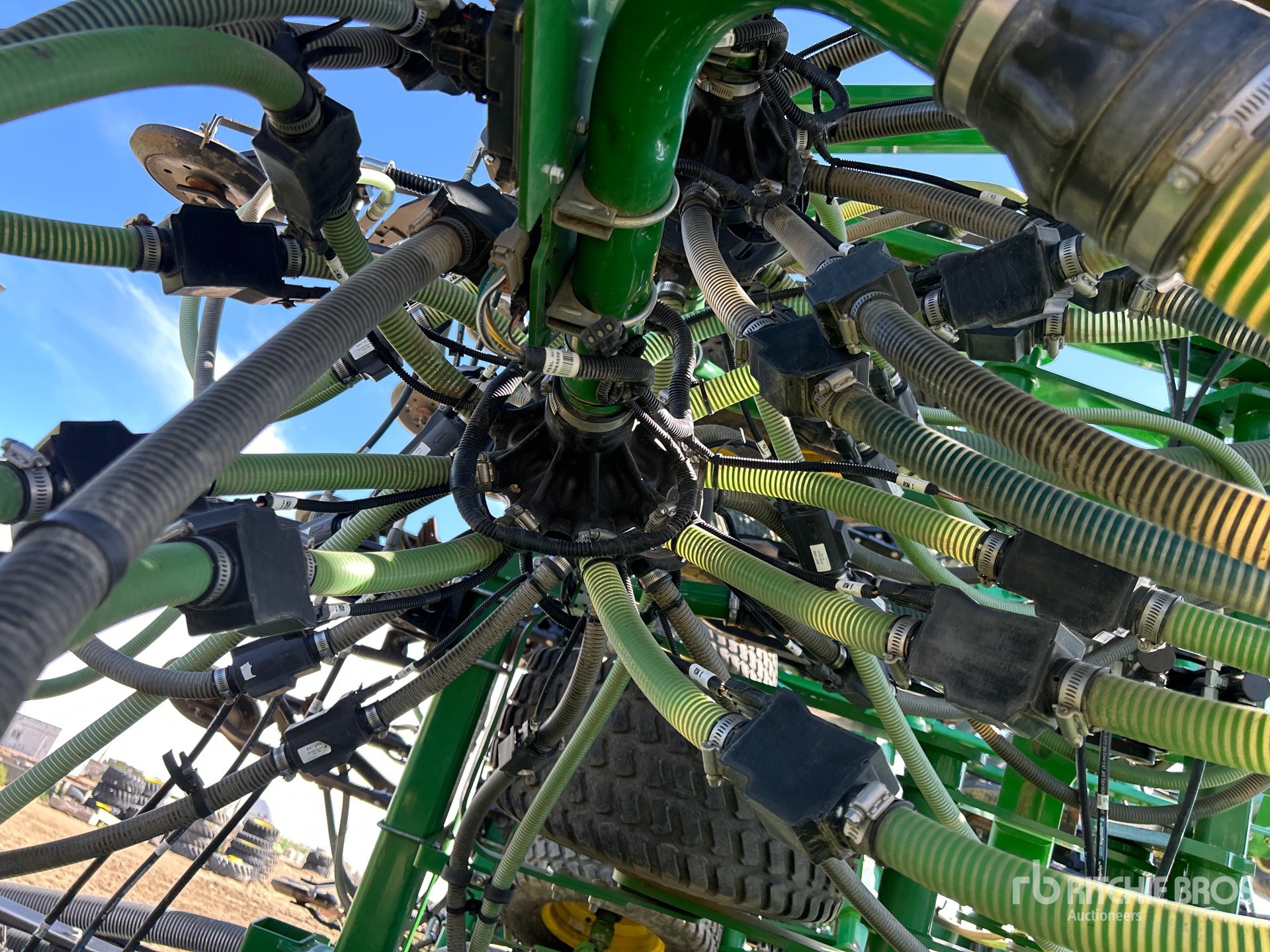2017 John Deere 1870