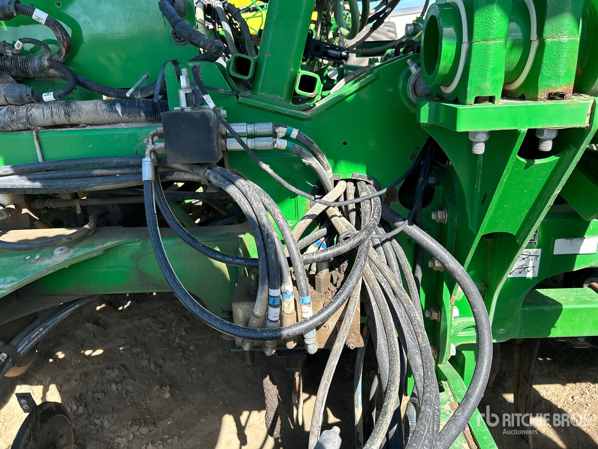 2017 John Deere 1870