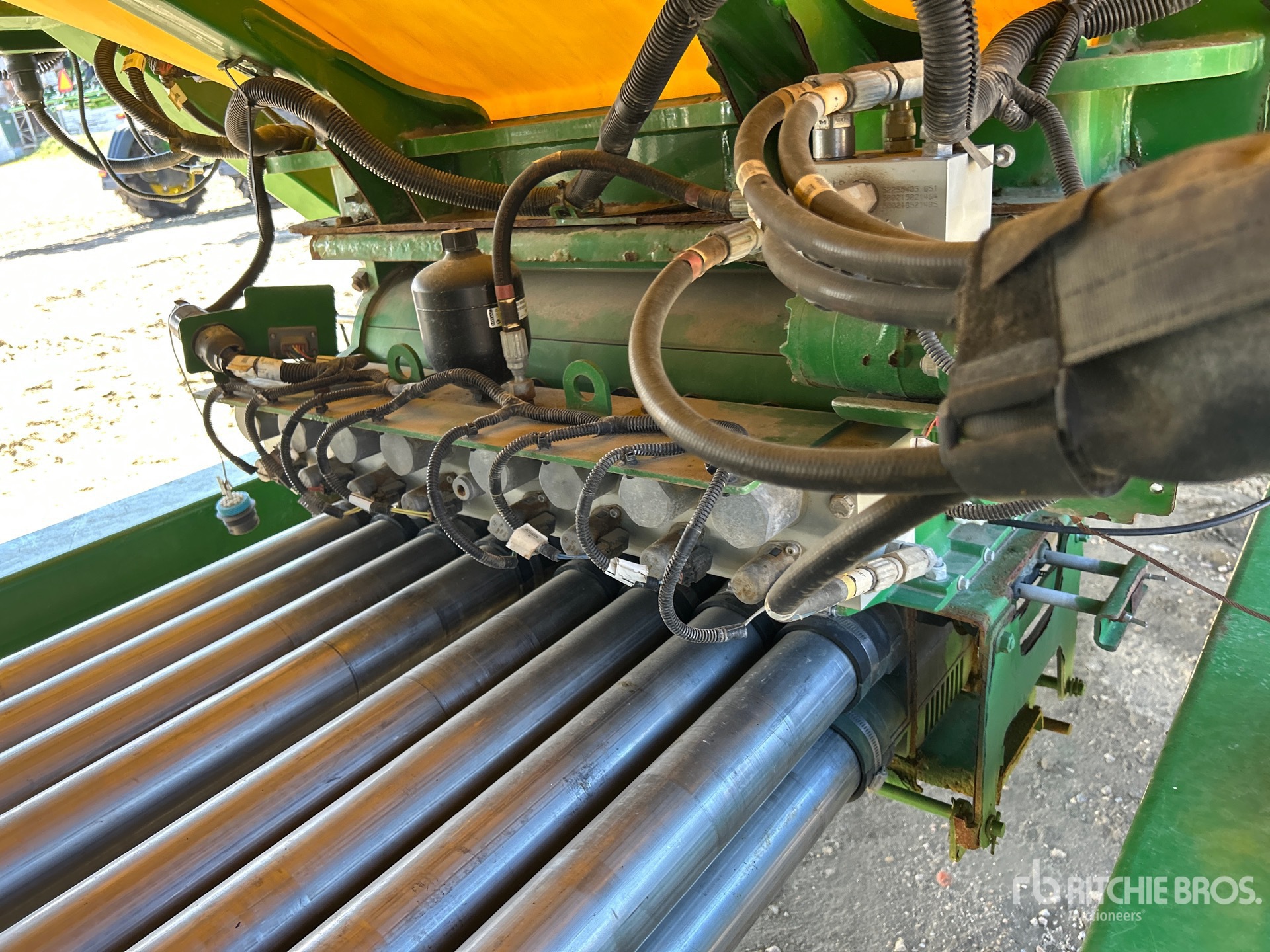 2017 John Deere 1870