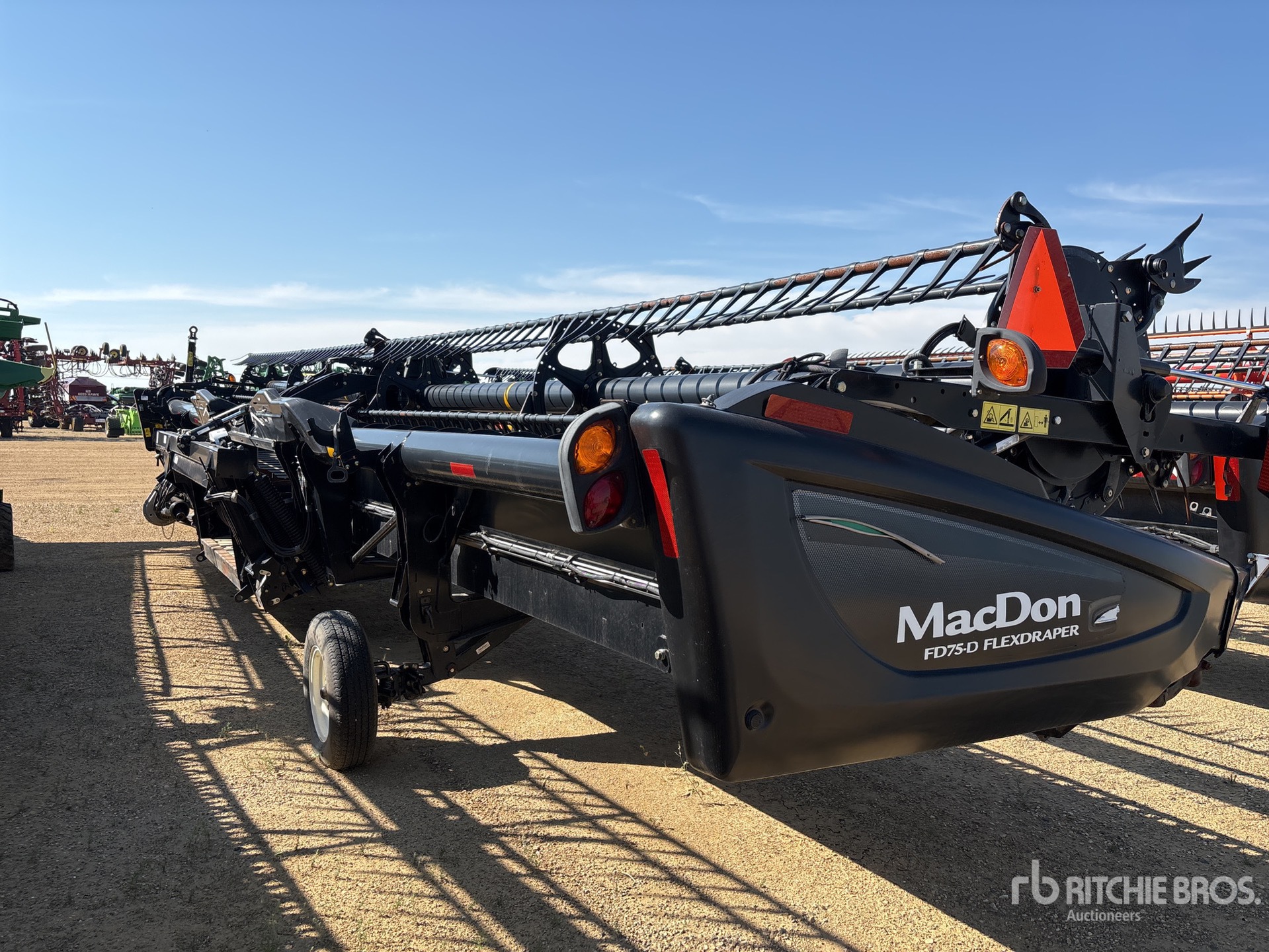 2016 Macdon FD75-D