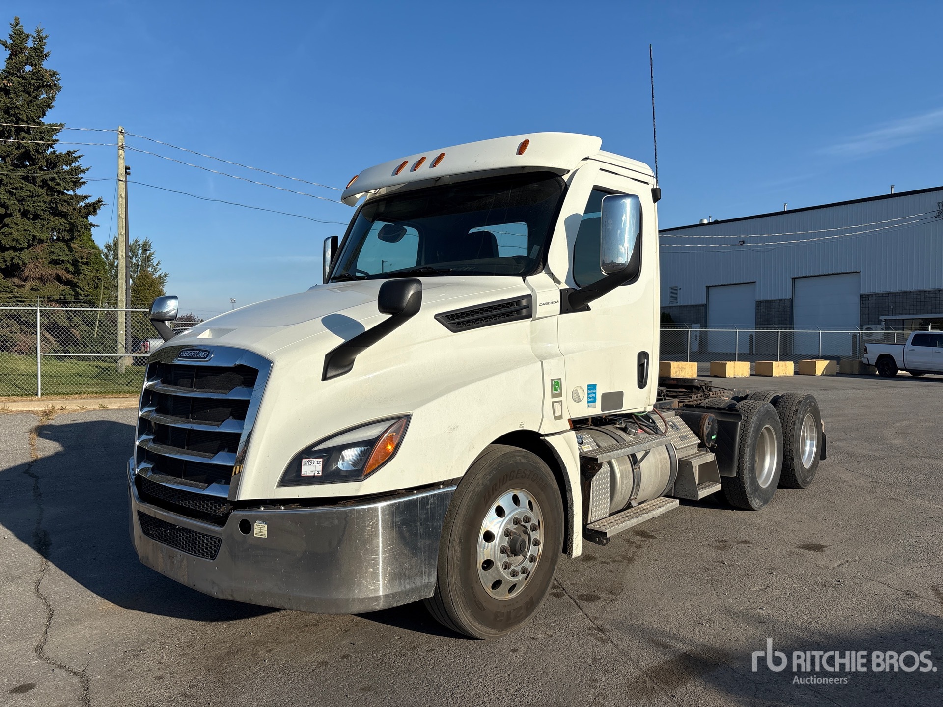 2020 Freightliner CASCADIA 126