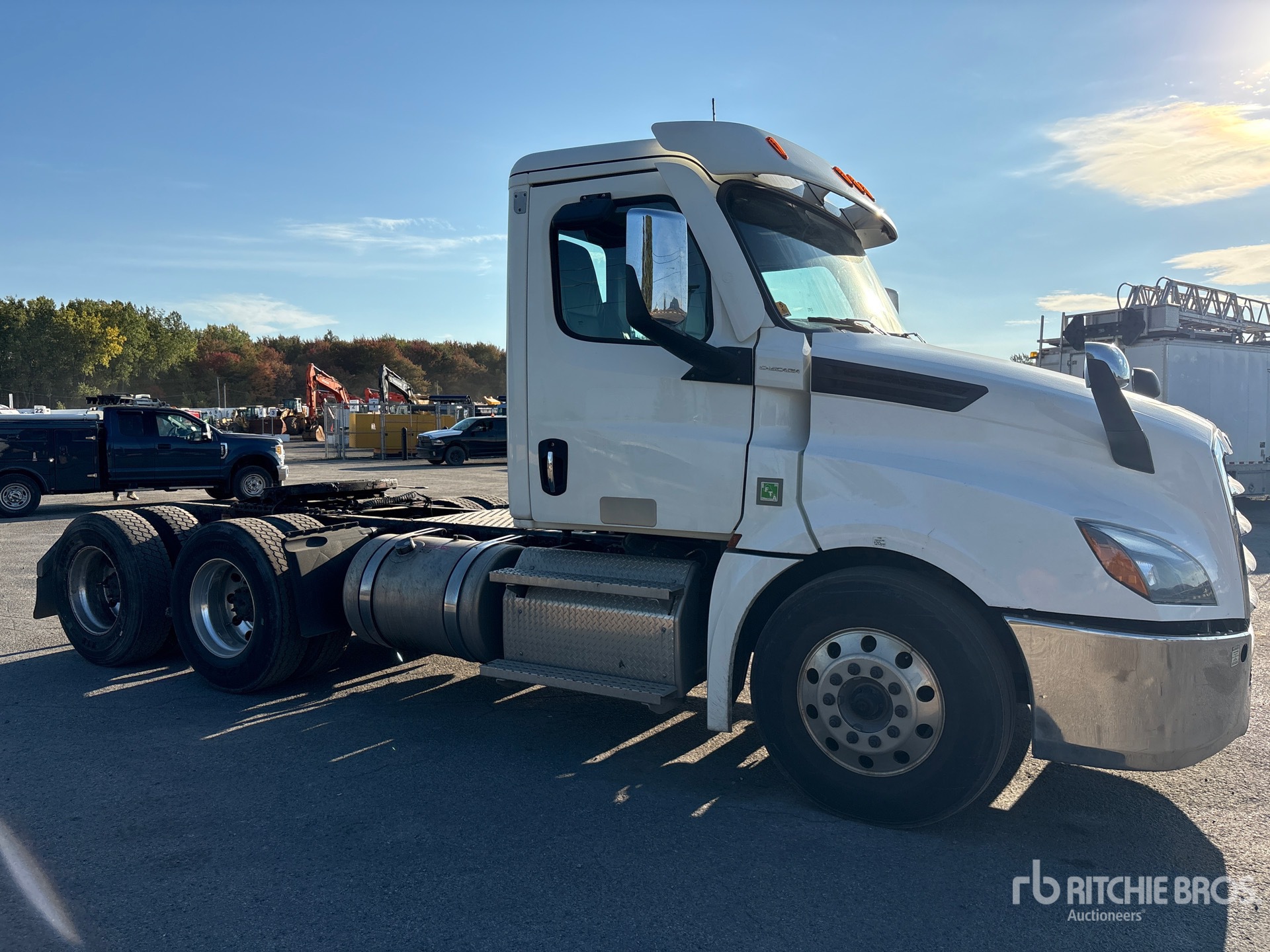2020 Freightliner CASCADIA 126