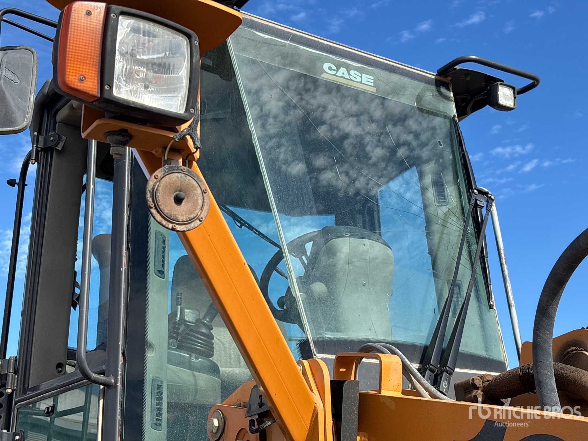 2011 Case 1021F