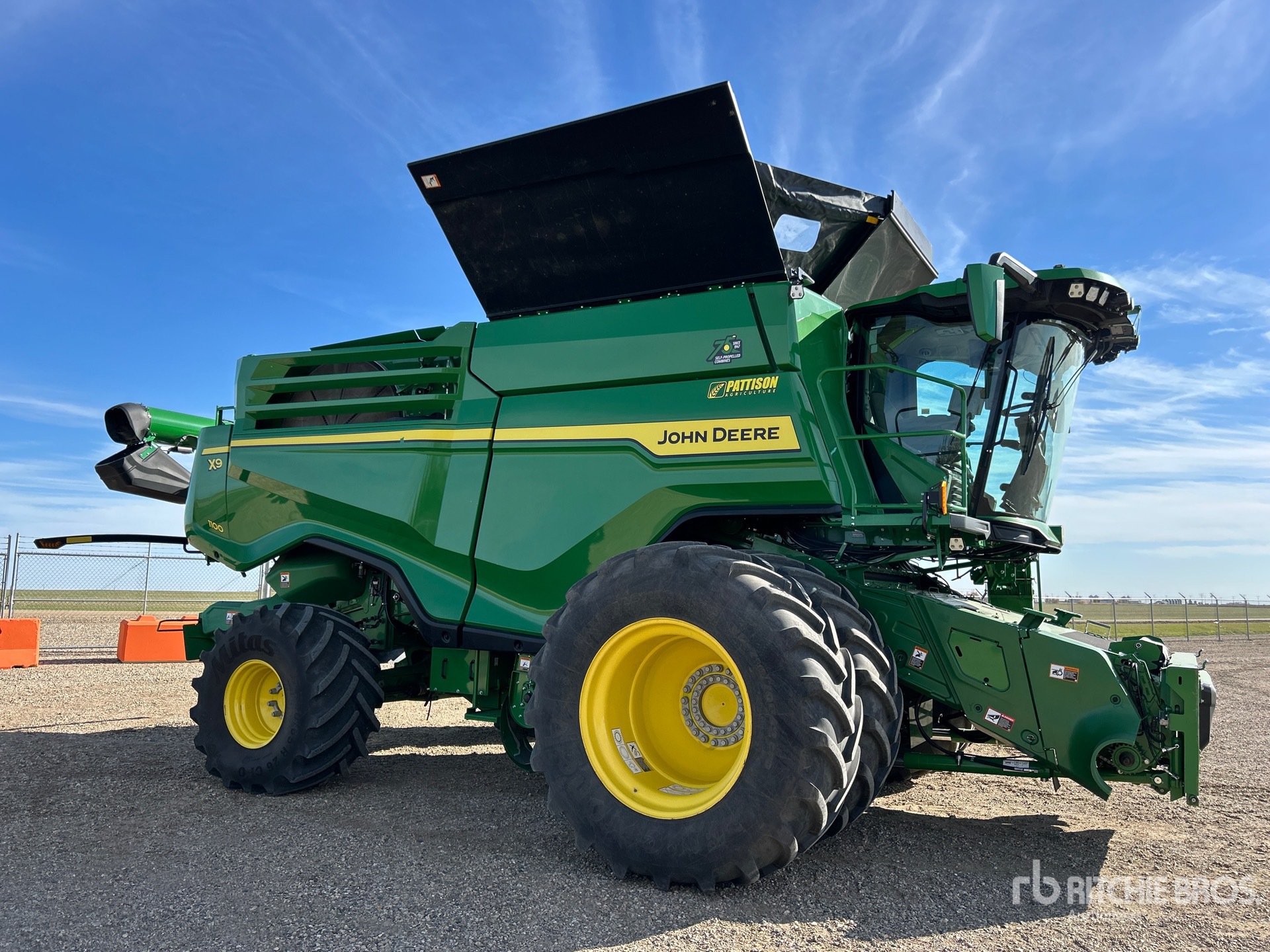 2022 John Deere X9 1100