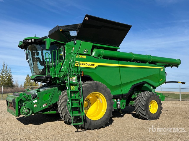 2022 John Deere X9 1100 Combine Harvester
