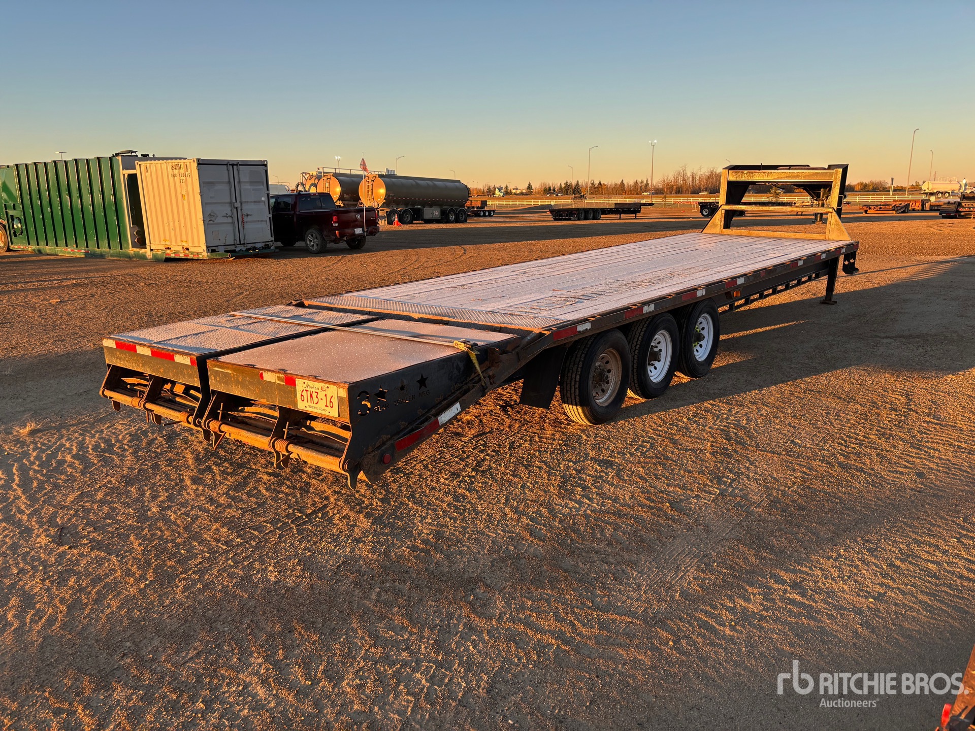 2022 Oasis 31 FT TRI/A GOOSENECK