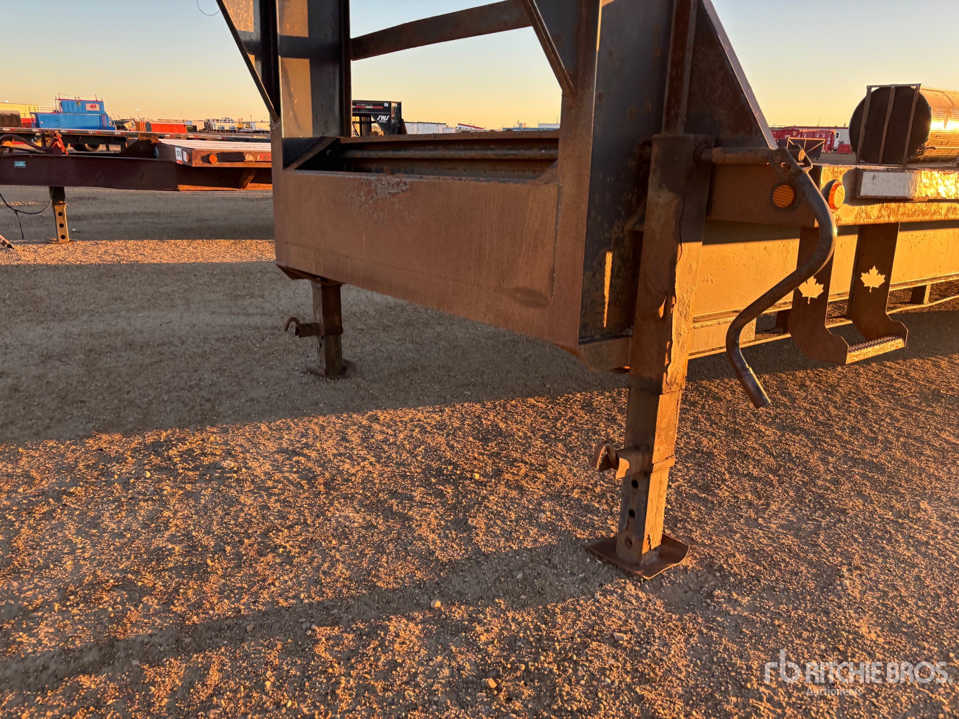 2022 Oasis 31 FT TRI/A GOOSENECK