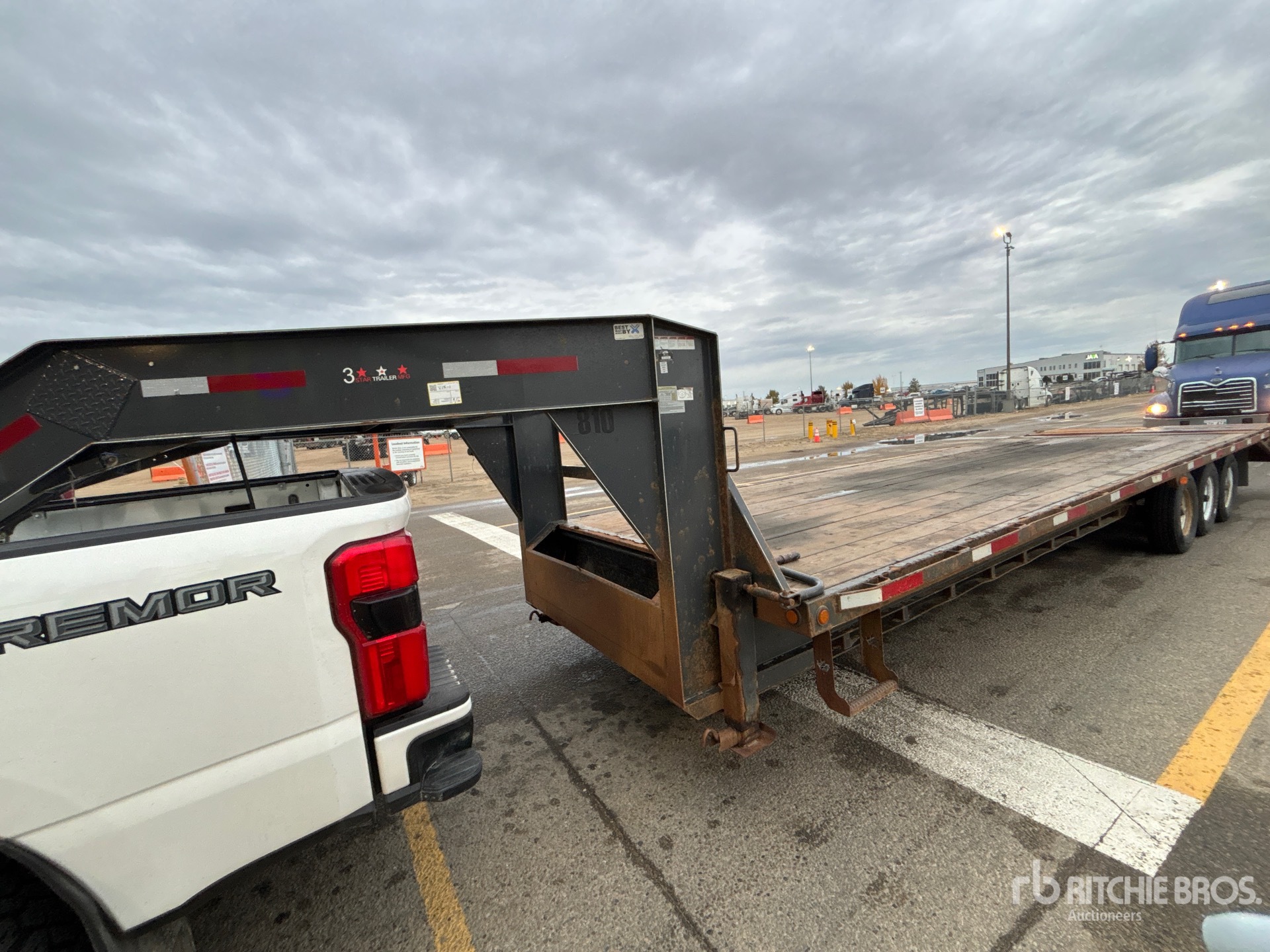 2022 Oasis 31 FT TRI/A GOOSENECK