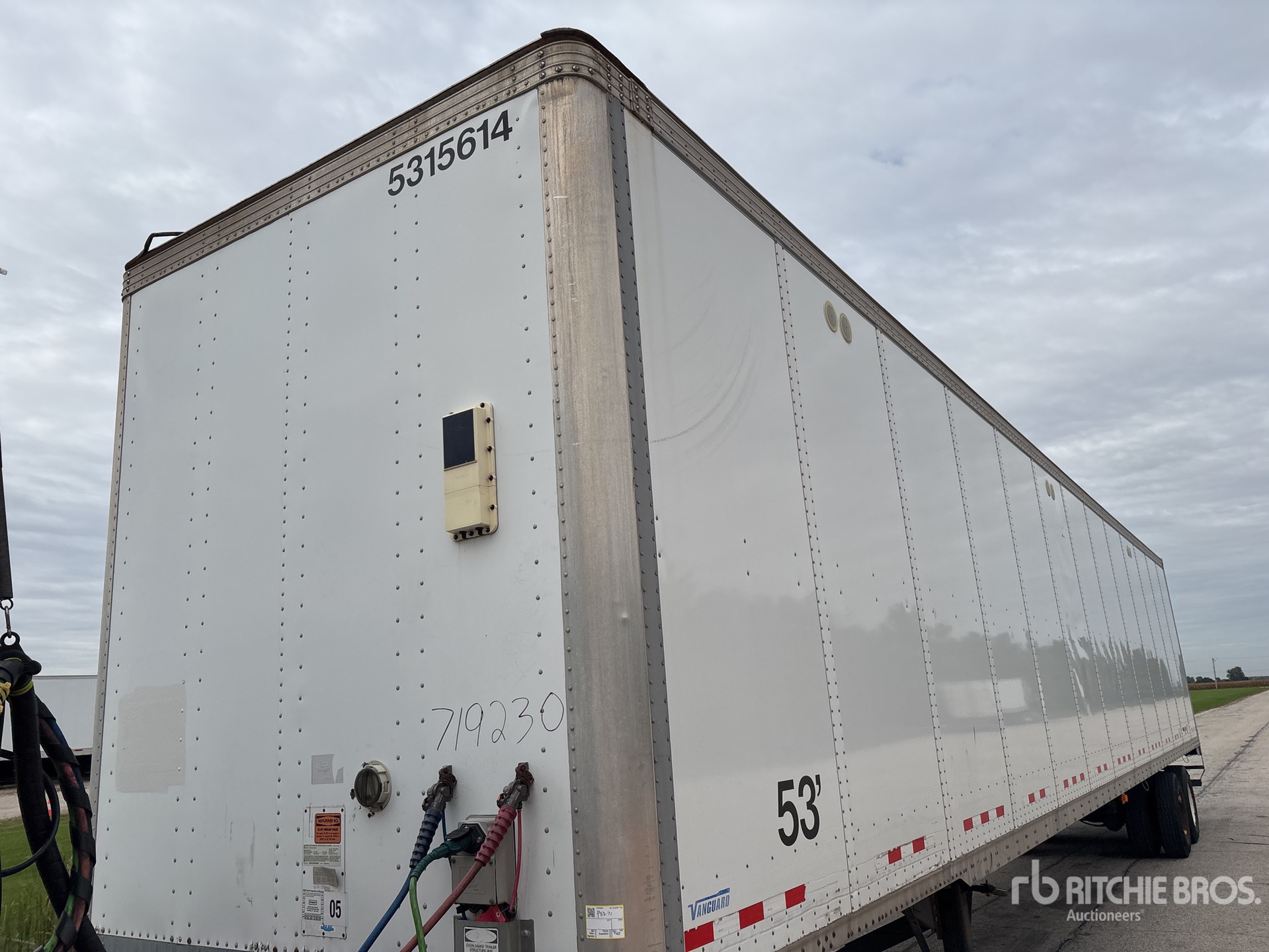 2015 Vanguard 53 FT X 102 IN T/A
