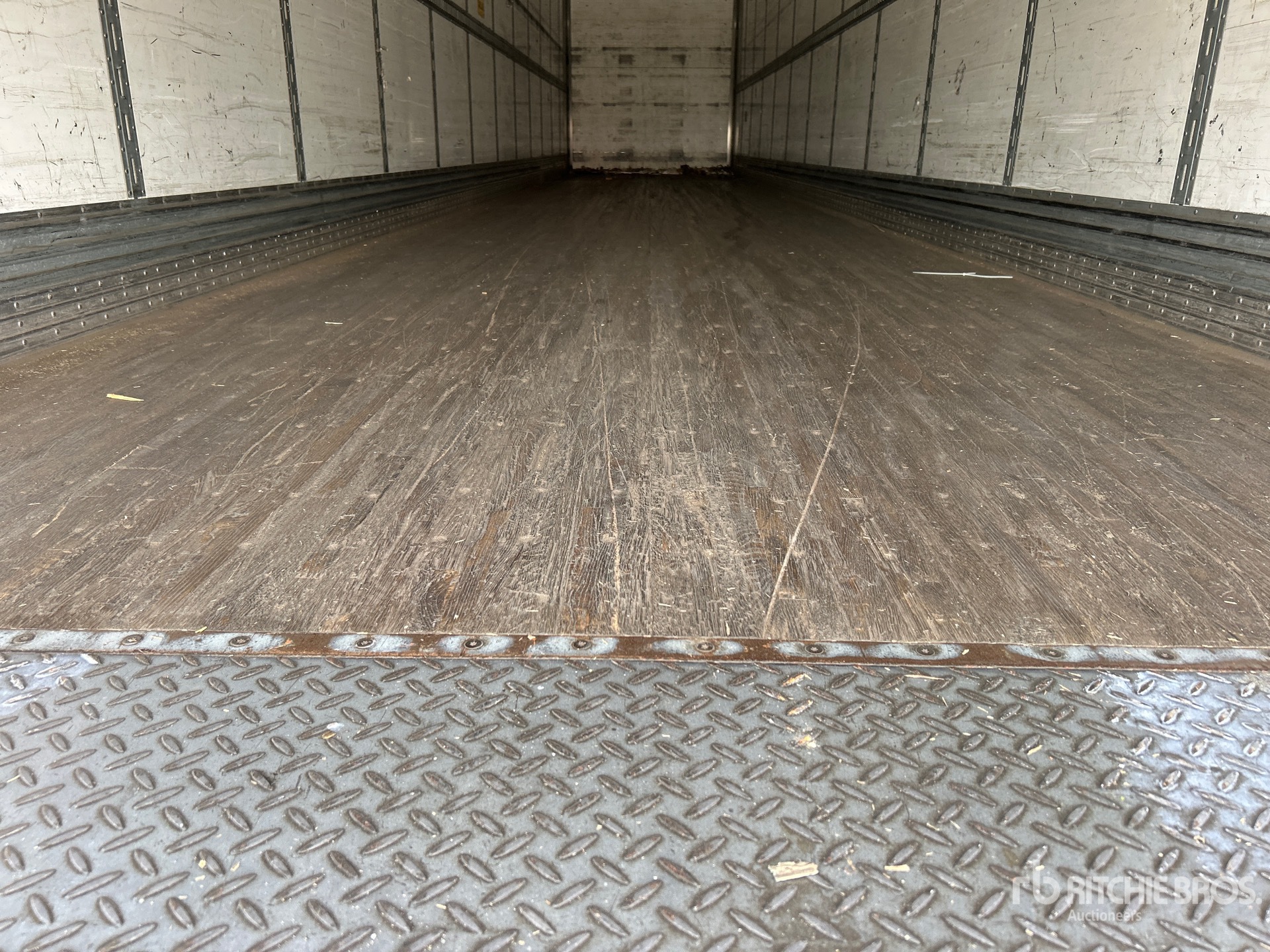 2015 Vanguard 53 FT X 102 IN T/A